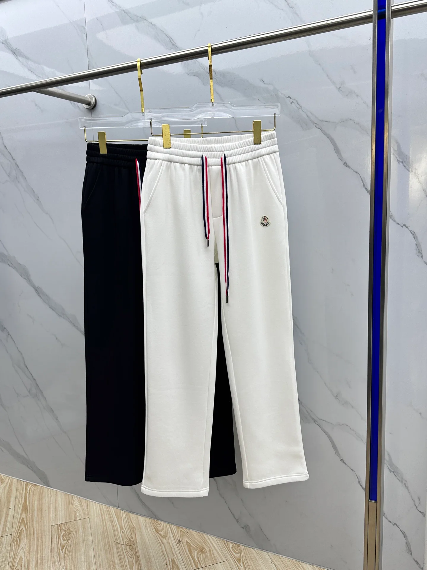 Men's Trousers MONCLER 18246680
