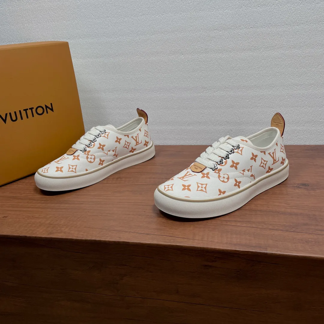 Кроссовки Мужские Louis Vuitton 18626471