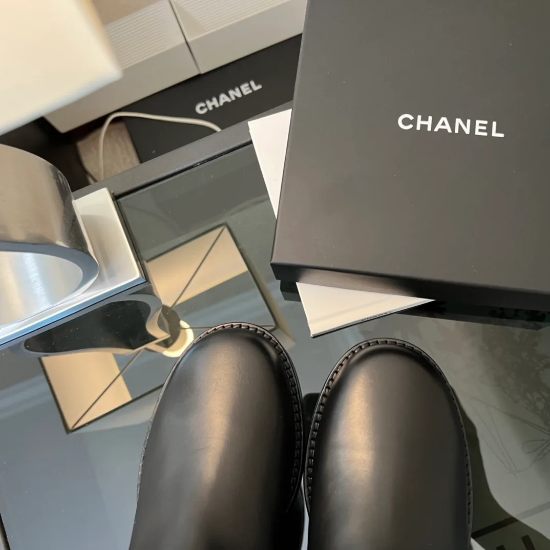 Women's Boots CHANEL 18347571