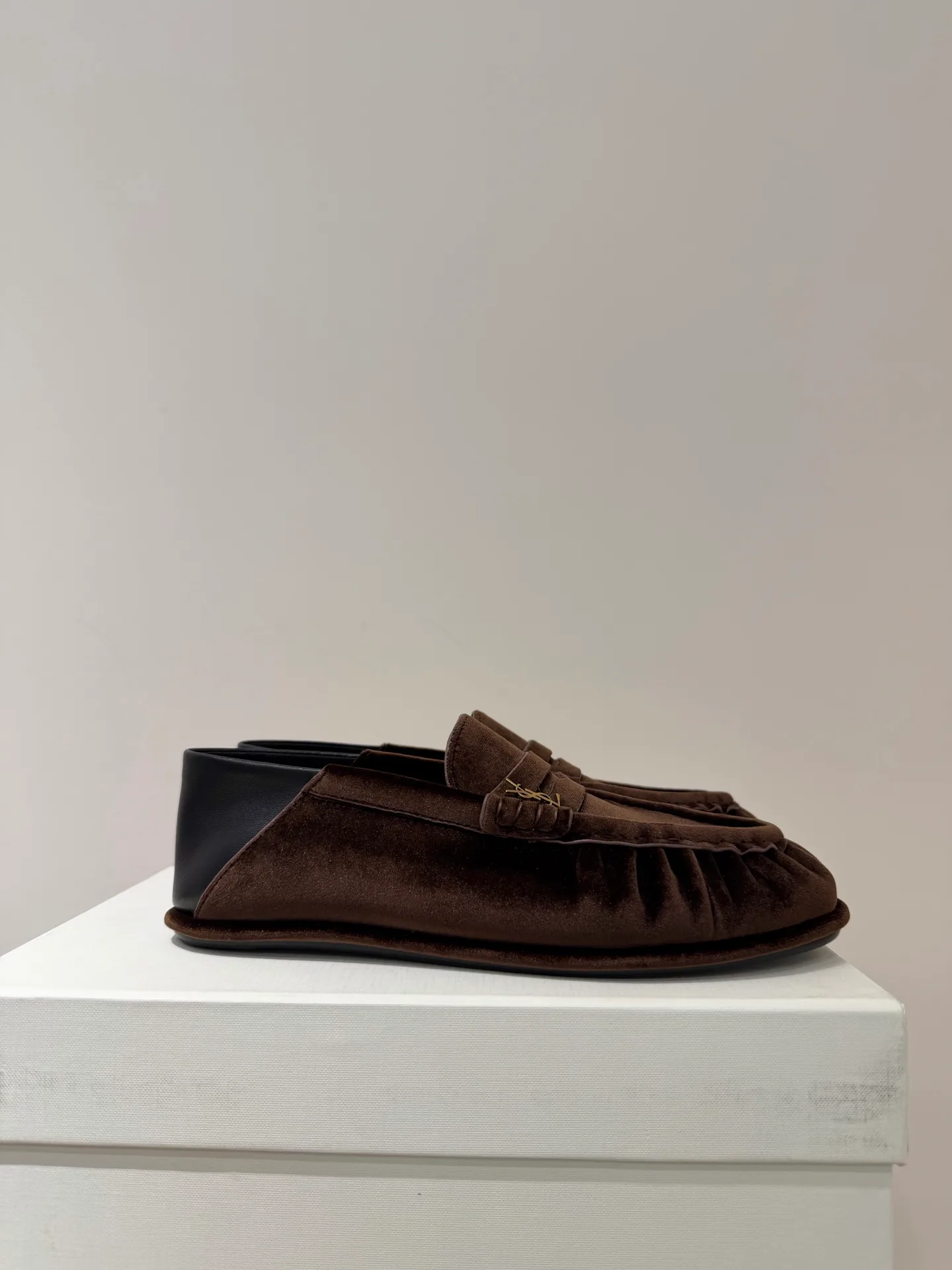Women's Loafers And Moccasins SAINT LAURENT 18195680