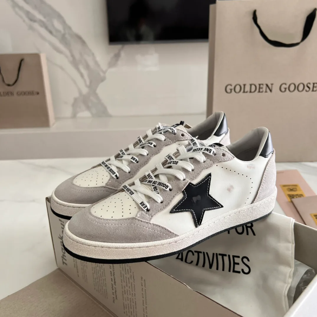 Women's Sneakers GOLDEN GOOSE 16995677
