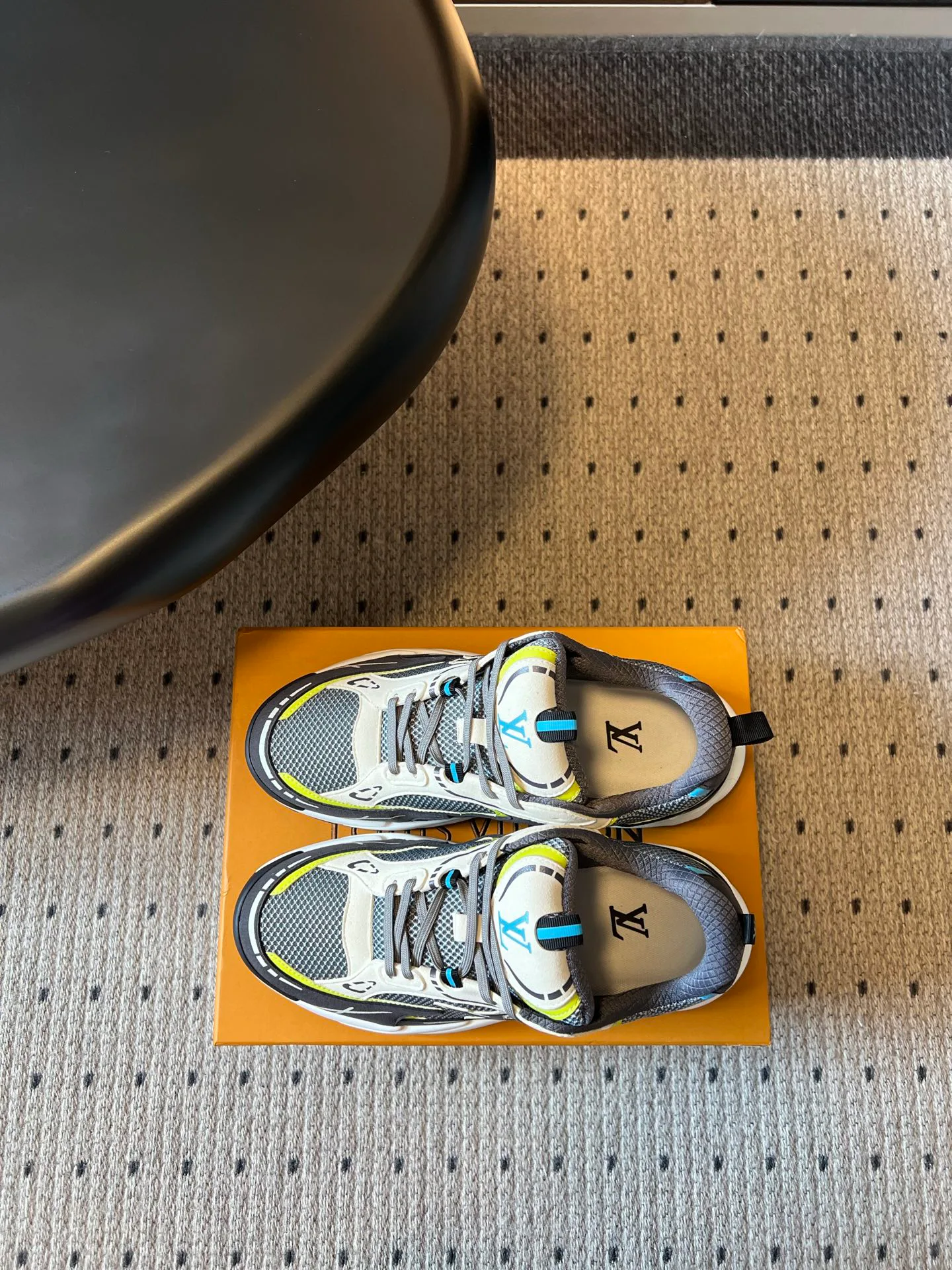 Men's Sneakers LOUIS VUITTON 17419422
