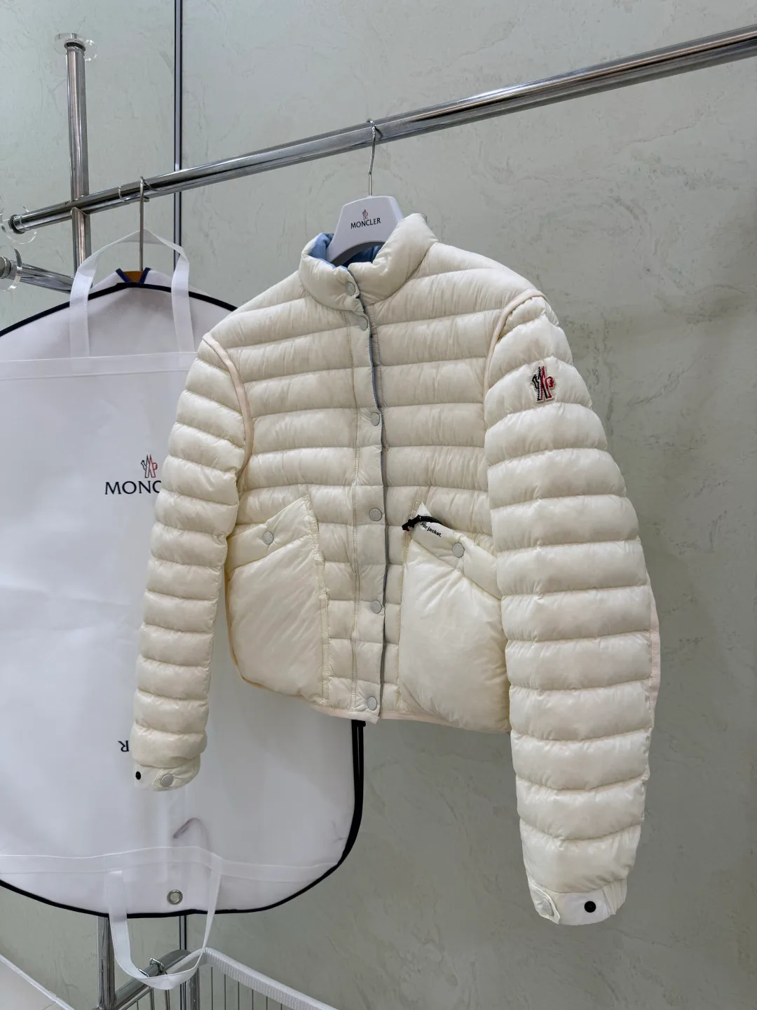 Women's Jackets And Down Jackets MONCLER 17918896