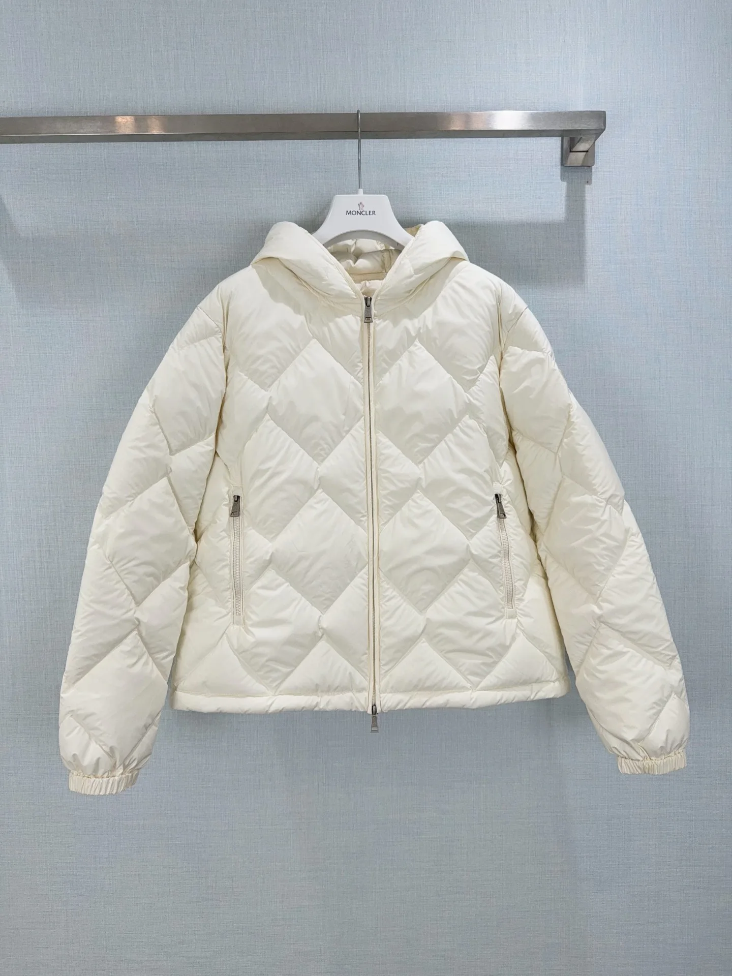 Куртки И Пуховики Женские Moncler 18571745