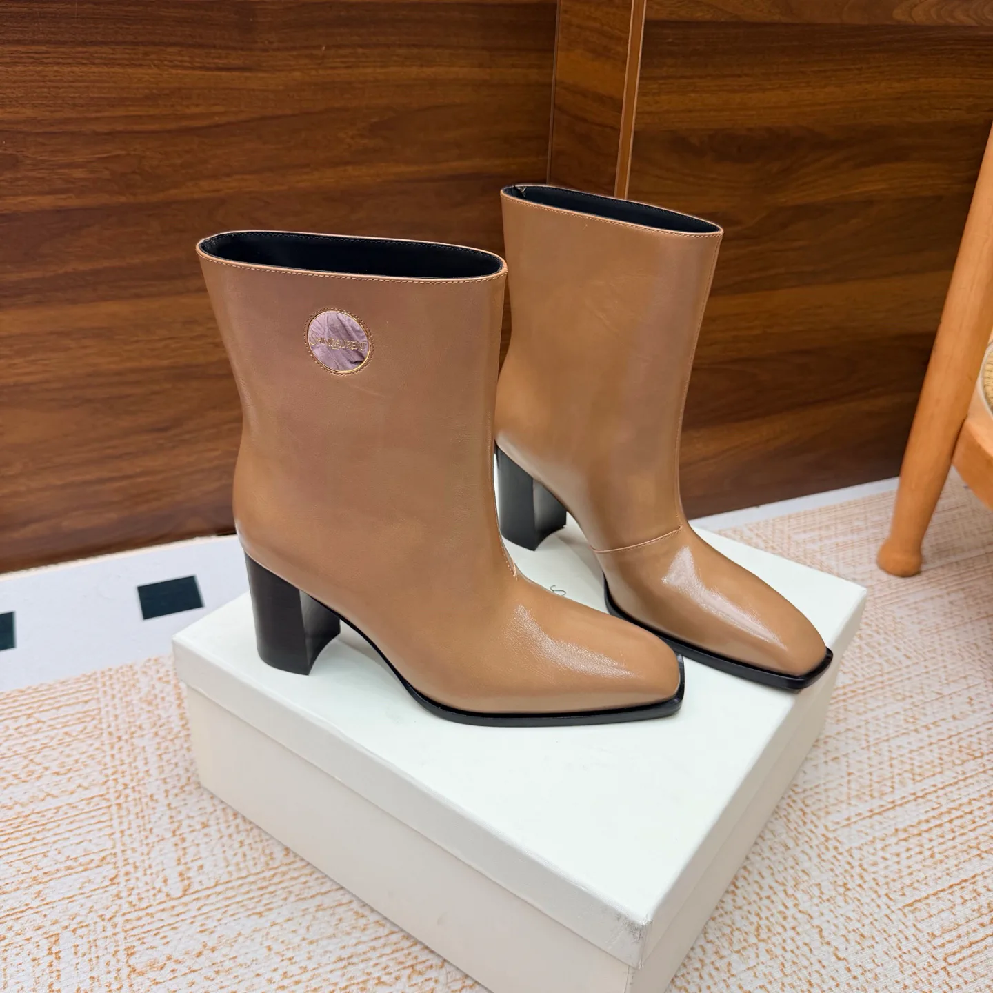 Women's Booties SAINT LAURENT 18104625