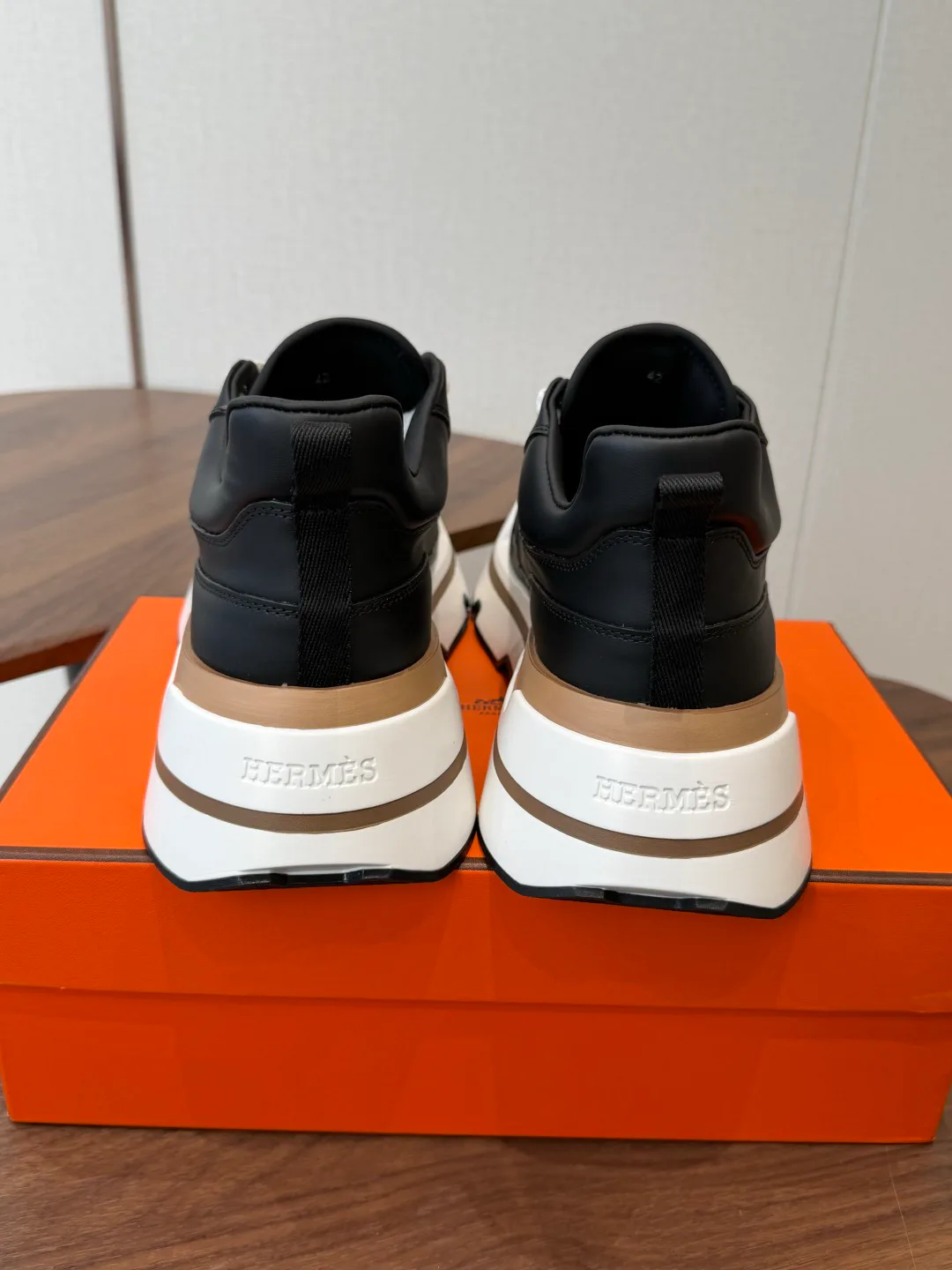 Кроссовки Мужские Hermes 18687401