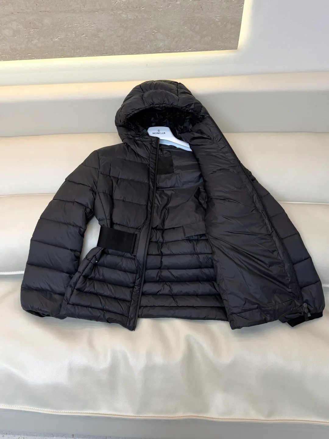 Куртки И Пуховики Женские Moncler 18629928