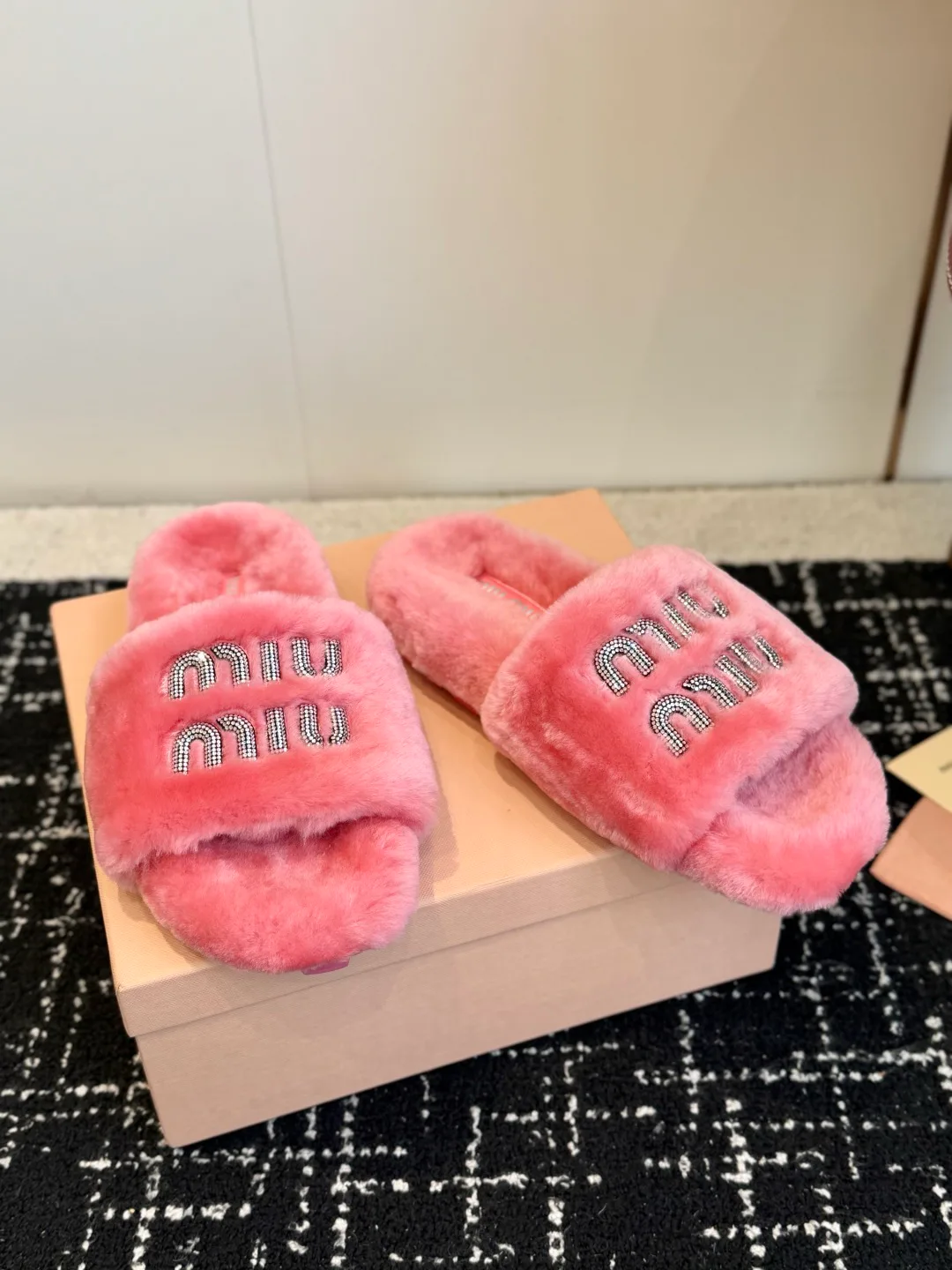 Women's Slippers MIU MIU 18139568