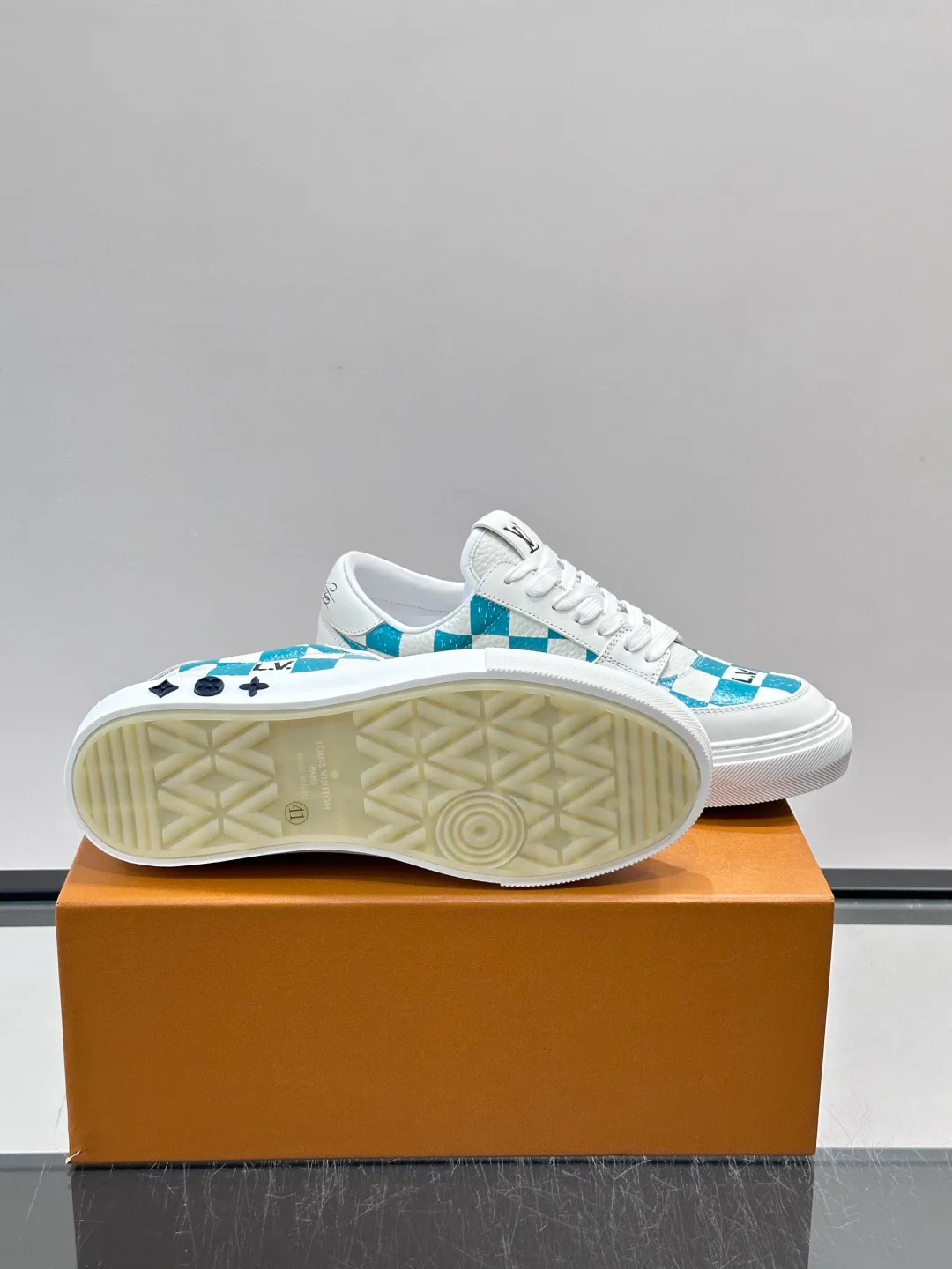 Men's Sneakers LOUIS VUITTON 17817672
