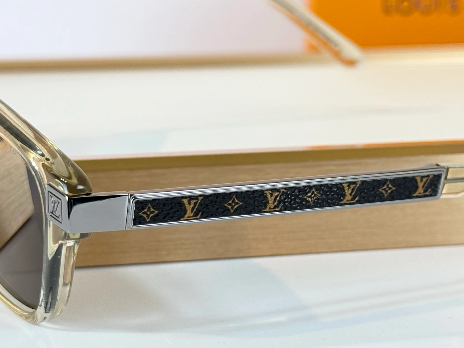 Glasses LOUIS VUITTON 18118140