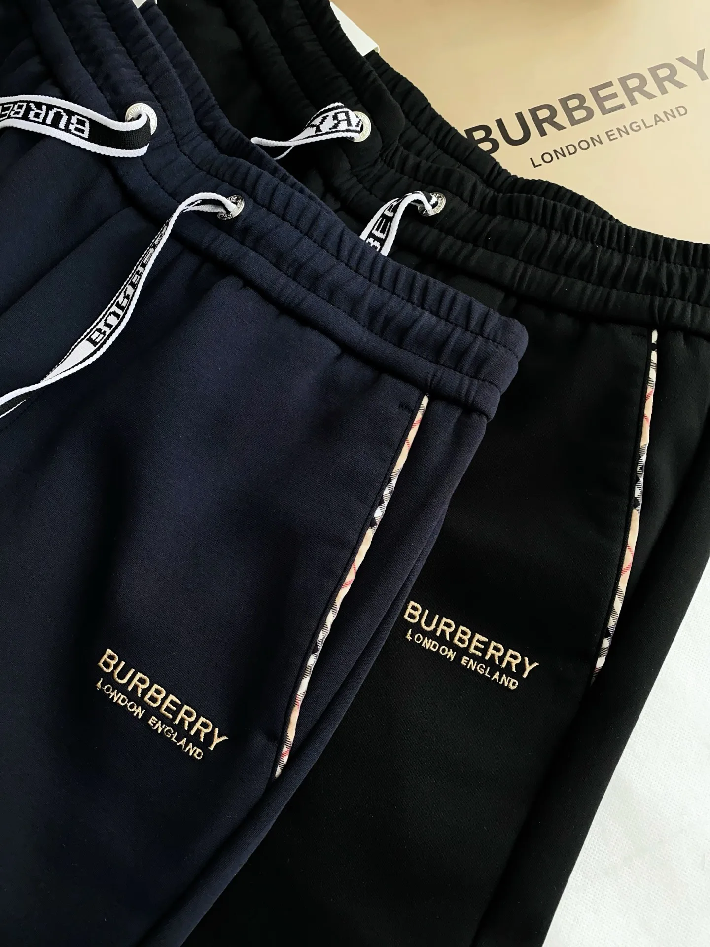 Men's Trousers BURBERRY 18469164