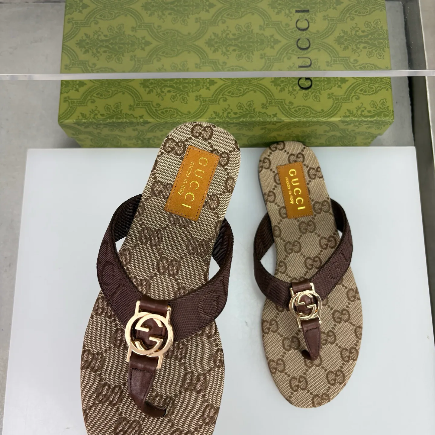 Women's Flip-Flops GUCCI 18351546