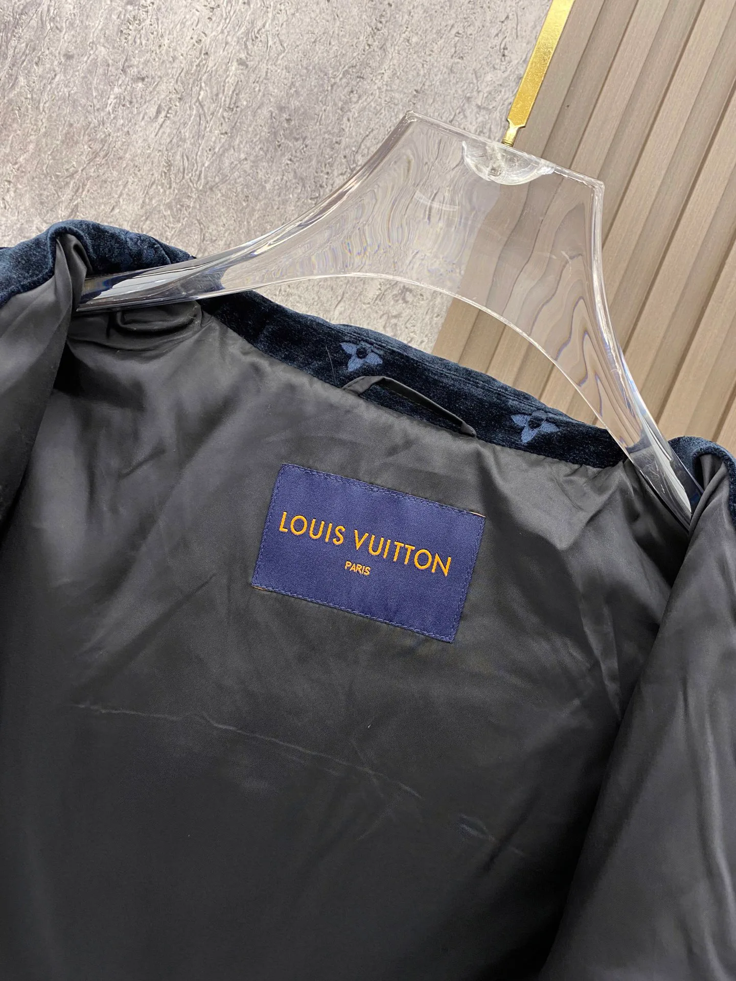 Куртки И Пуховики Мужские Louis Vuitton 18596395