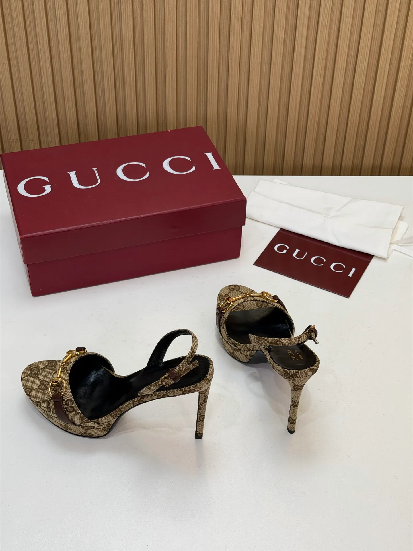Women's Open-Toe Sandals GUCCI 18396265