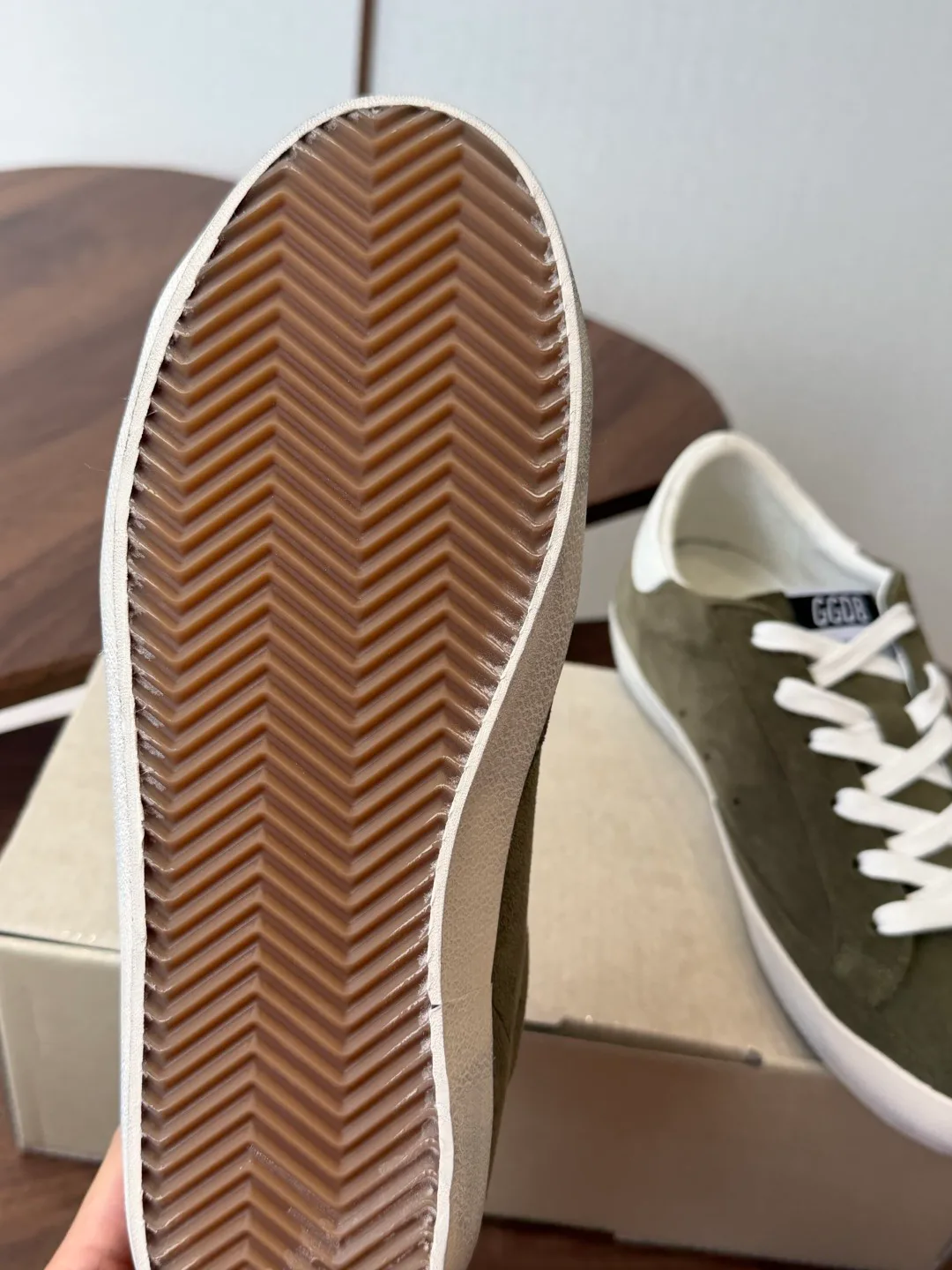 Women's Sneakers GOLDEN GOOSE 18146569