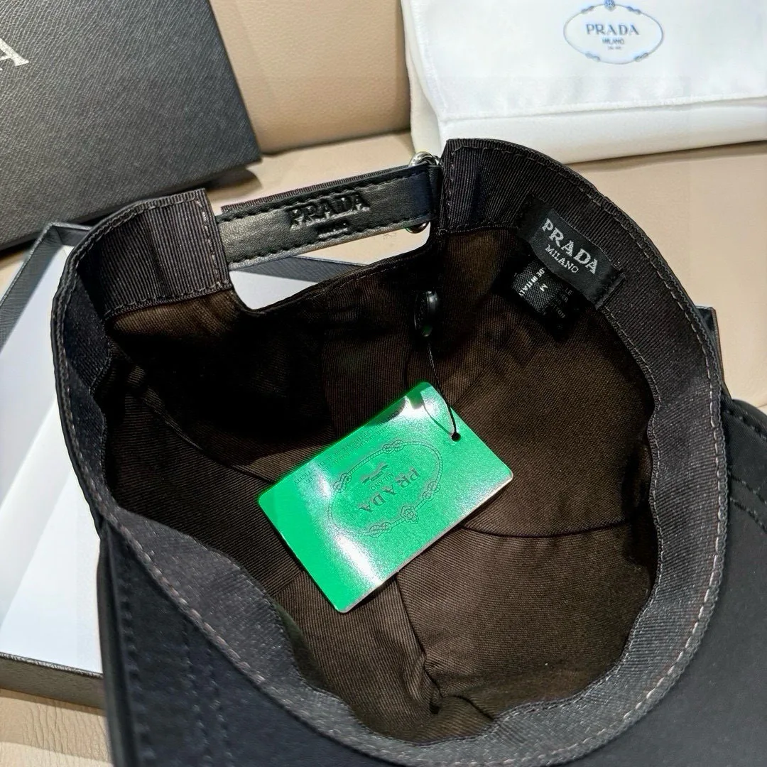 Hats PRADA 17224557