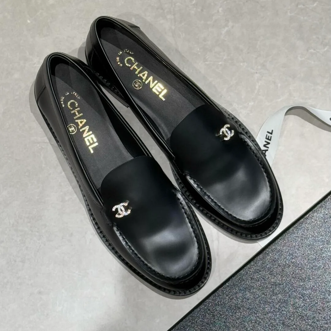 Women's Loafers And Moccasins CHANEL 18450786