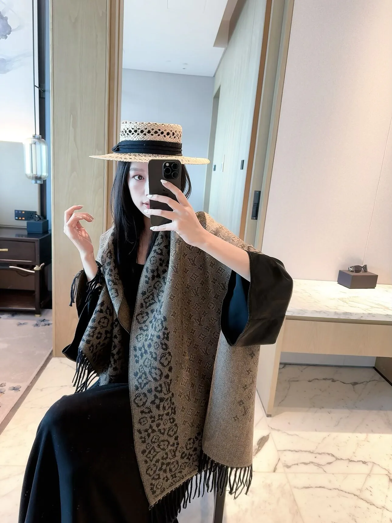 Scarves LOUIS VUITTON 18322564