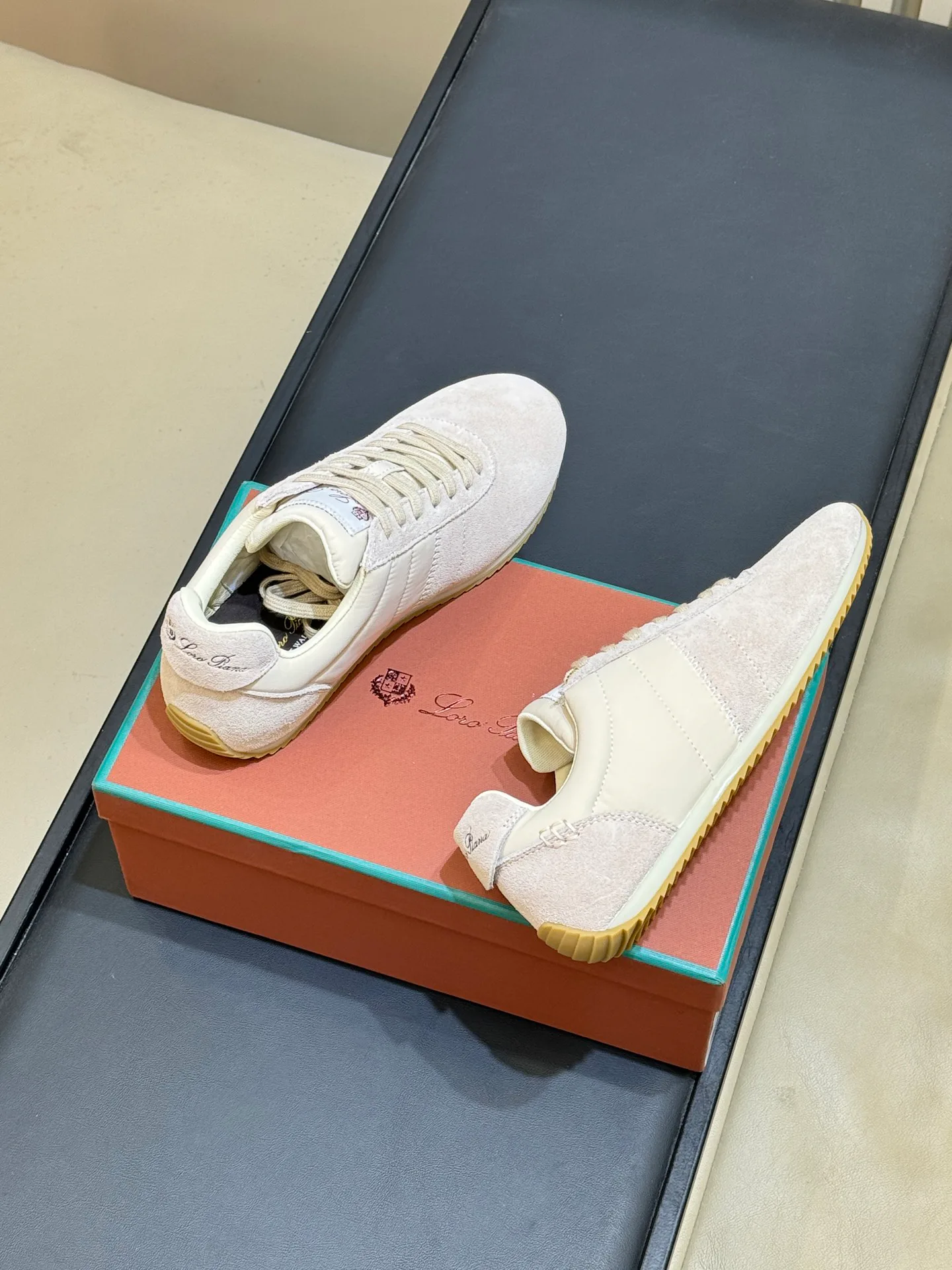 Women's Sneakers LORO PIANA 18073230