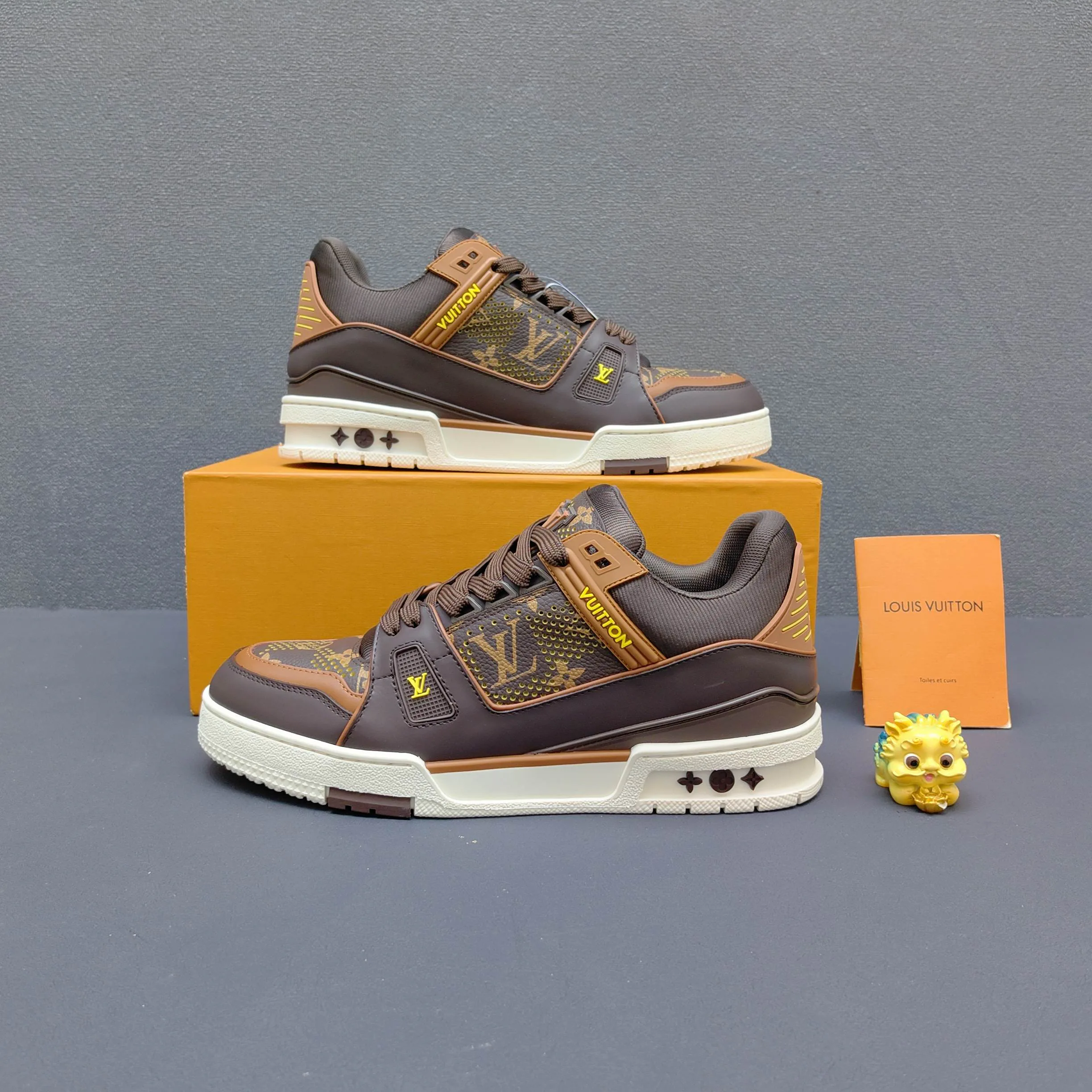 Men's Sneakers LOUIS VUITTON 17725087