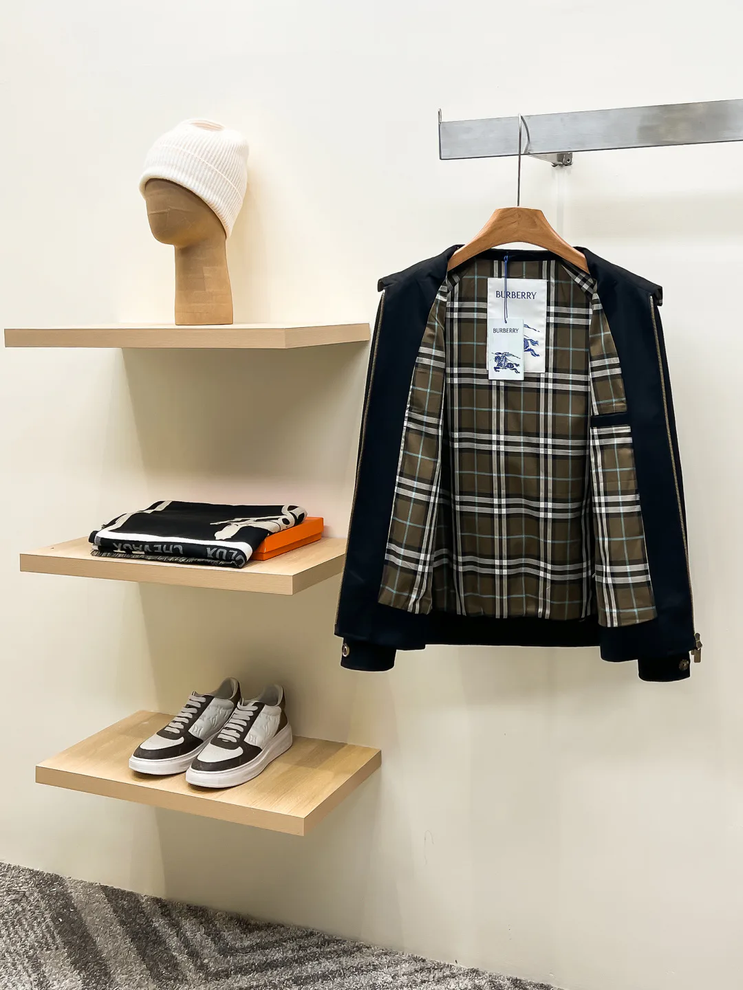 Men's Jackets And Down Jackets BURBERRY 18499075