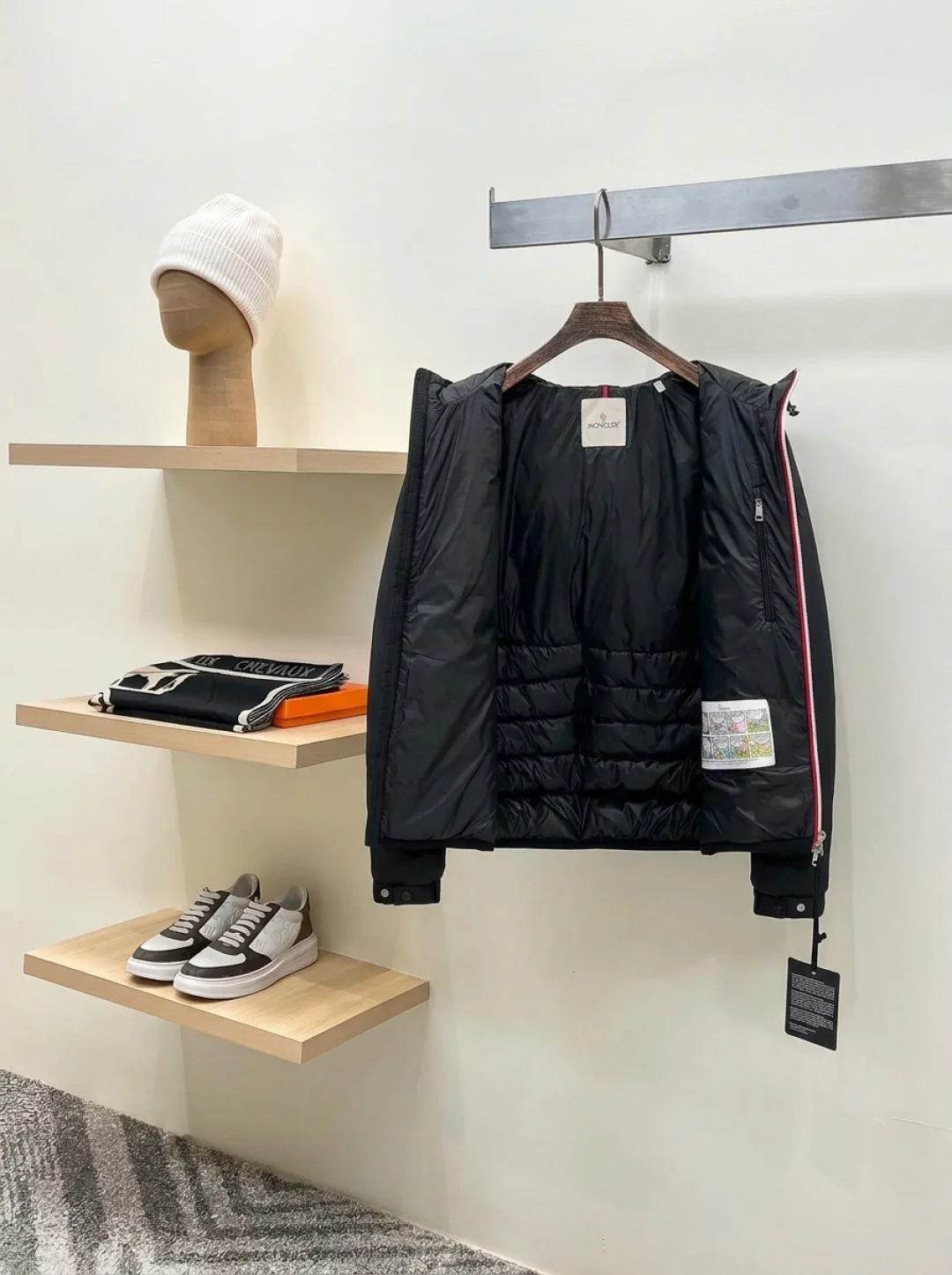 Куртки И Пуховики Мужские Moncler 18596631