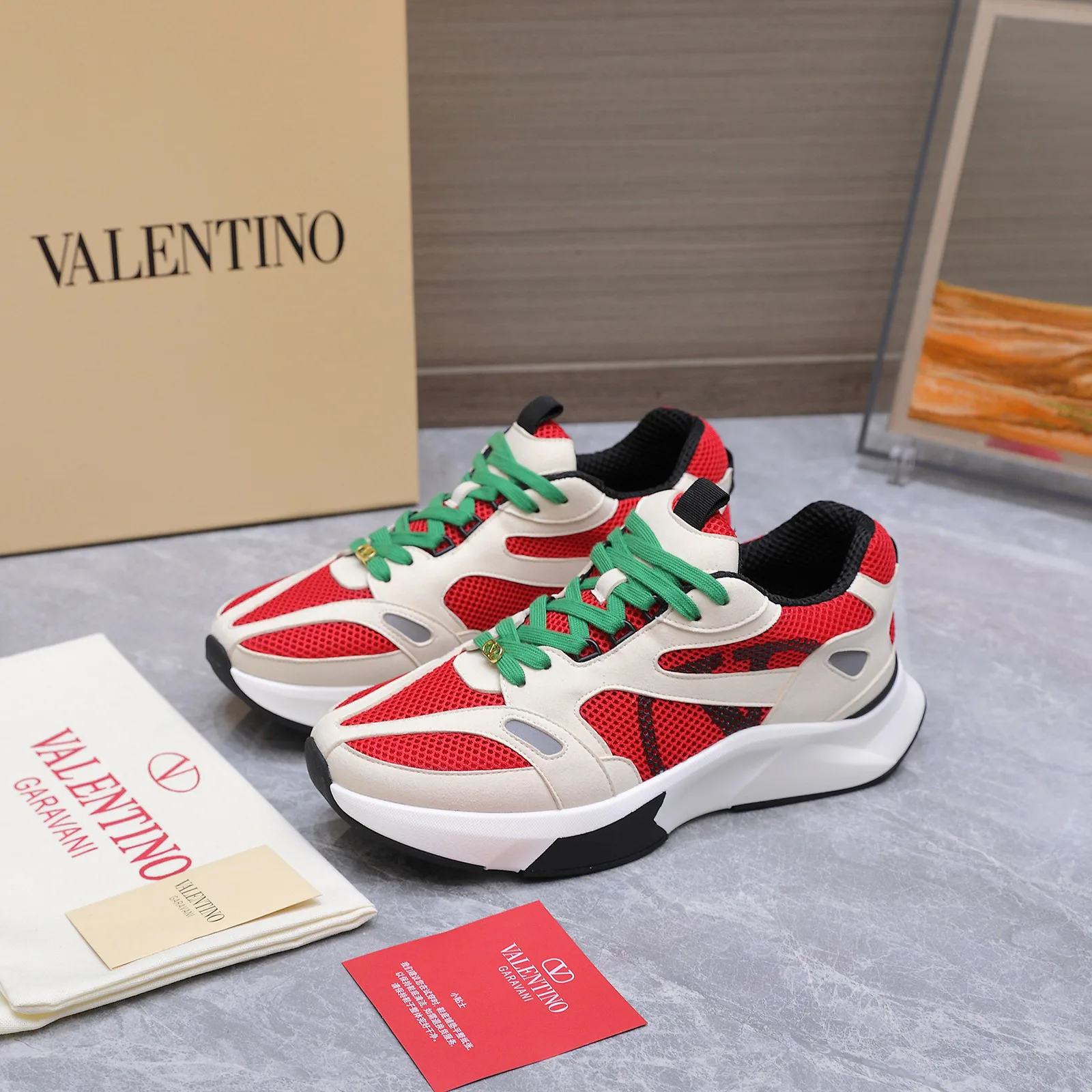 Men's Sneakers VALENTINO 17604593