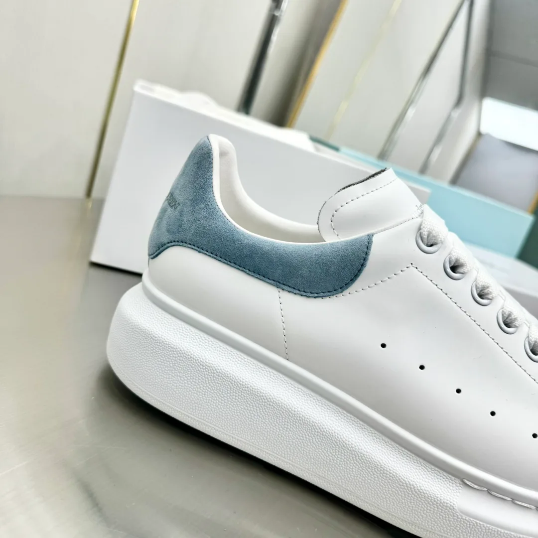Women's Sneakers ALEXANDER MCQUEEN 18011244