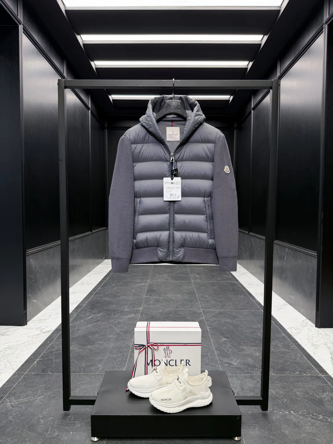 Men's Jackets And Down Jackets MONCLER 18184549
