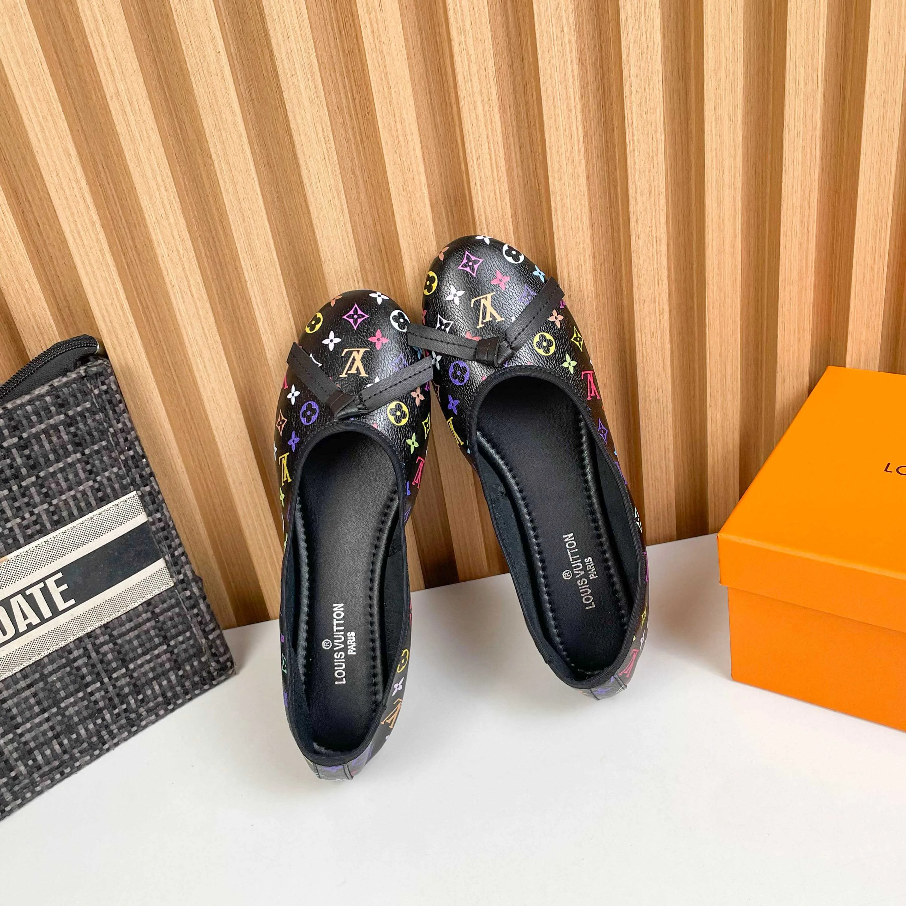 Women's Ballet Flats LOUIS VUITTON 17038114