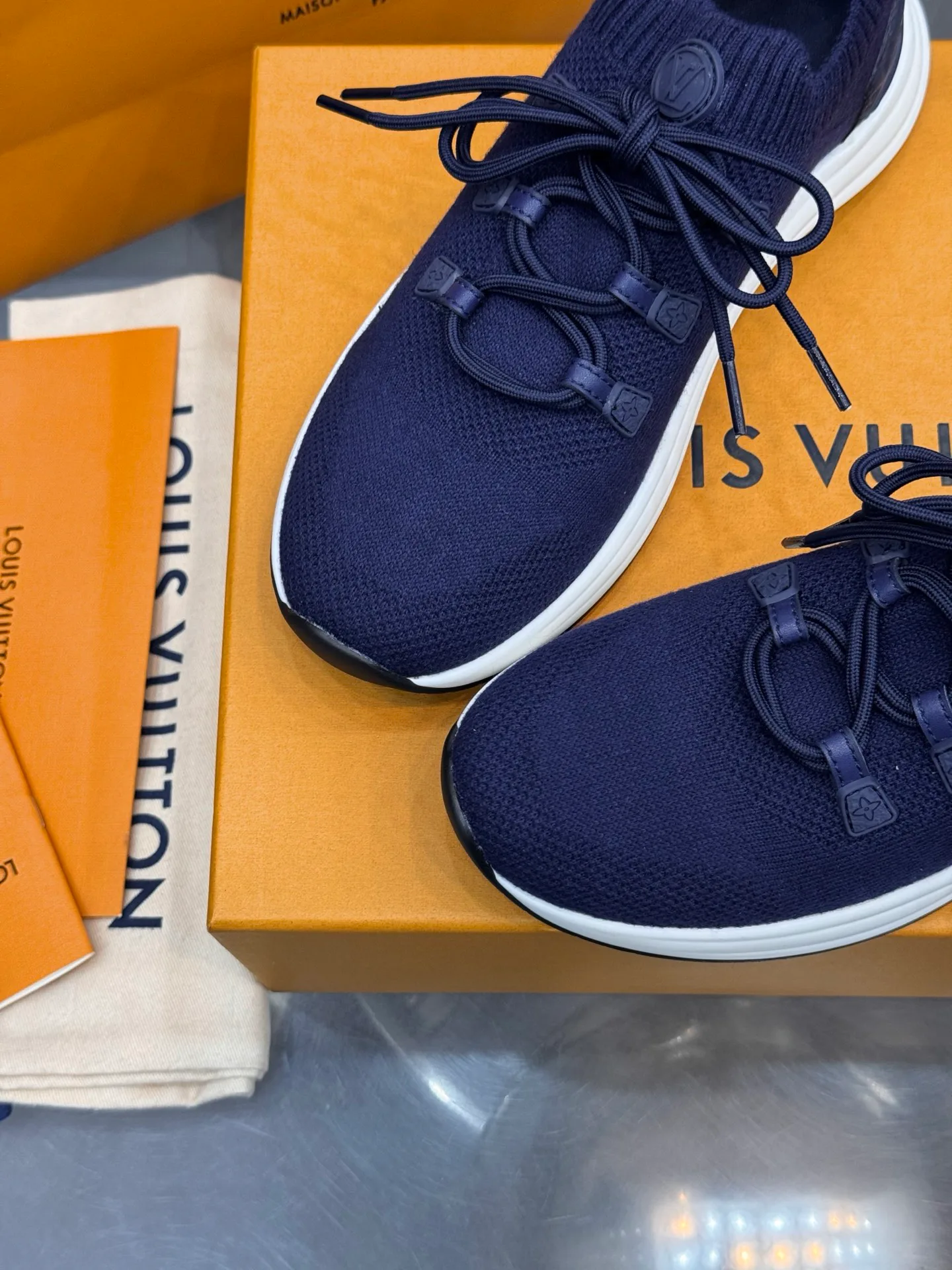 Women's Sneakers LOUIS VUITTON 18202478