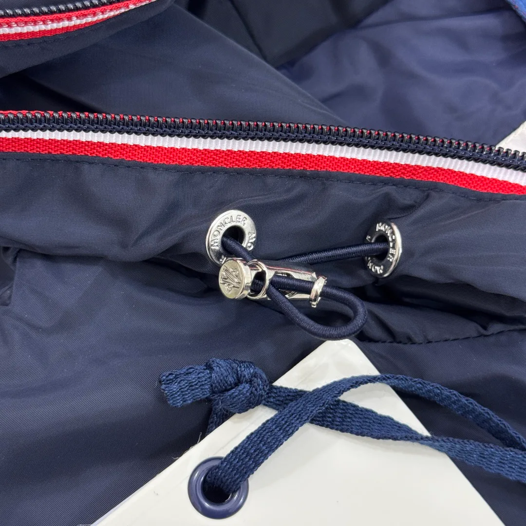 Women's Jackets And Down Jackets MONCLER 18002265