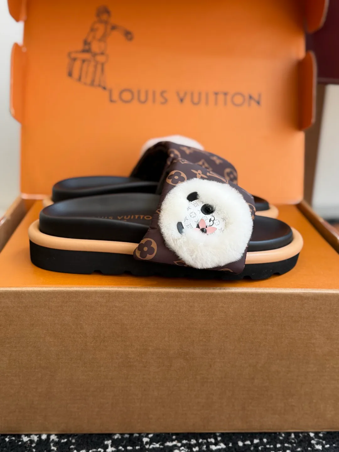 Women's Flip-Flops LOUIS VUITTON 17802581