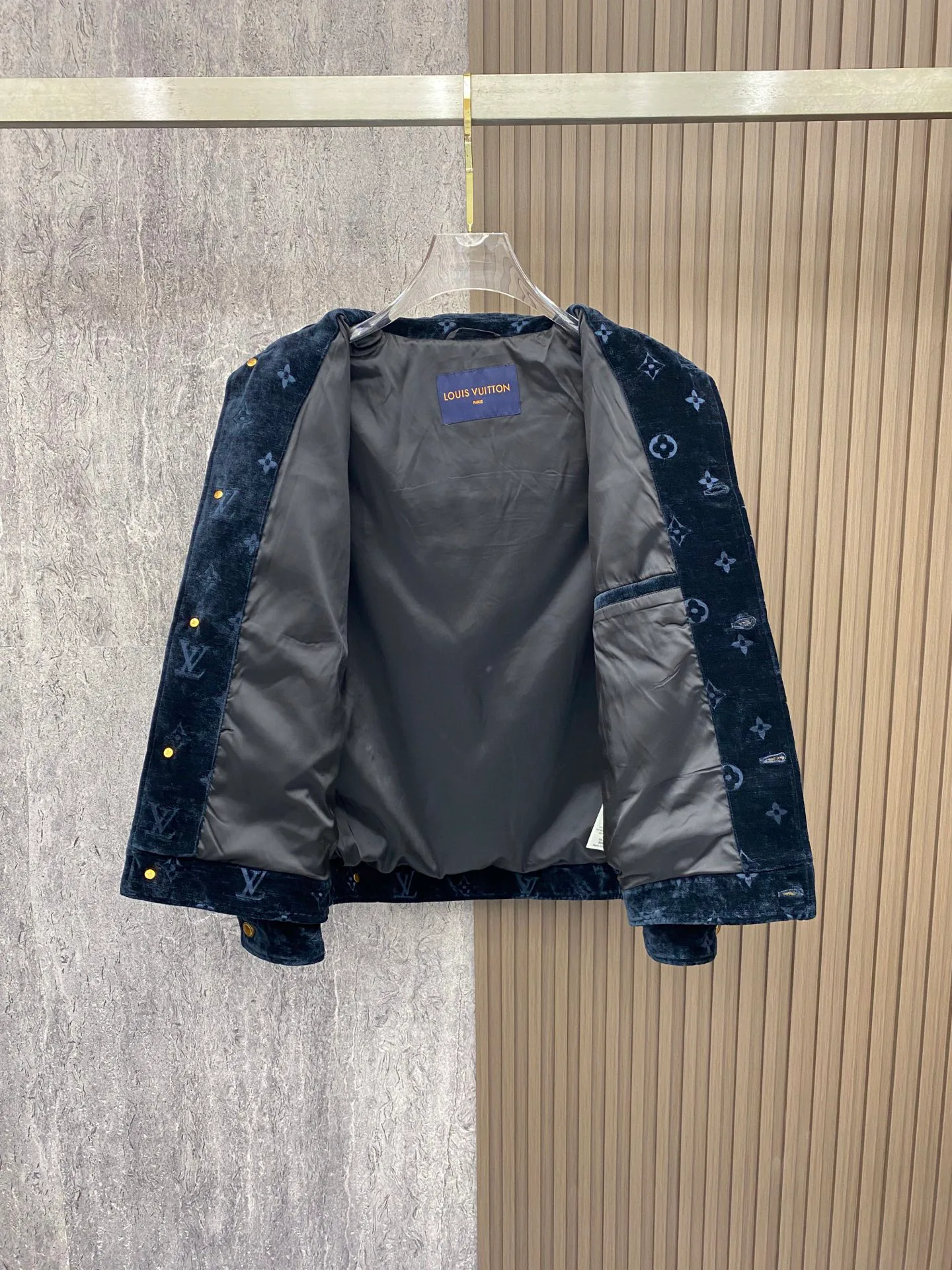 Куртки И Пуховики Мужские Louis Vuitton 18596395