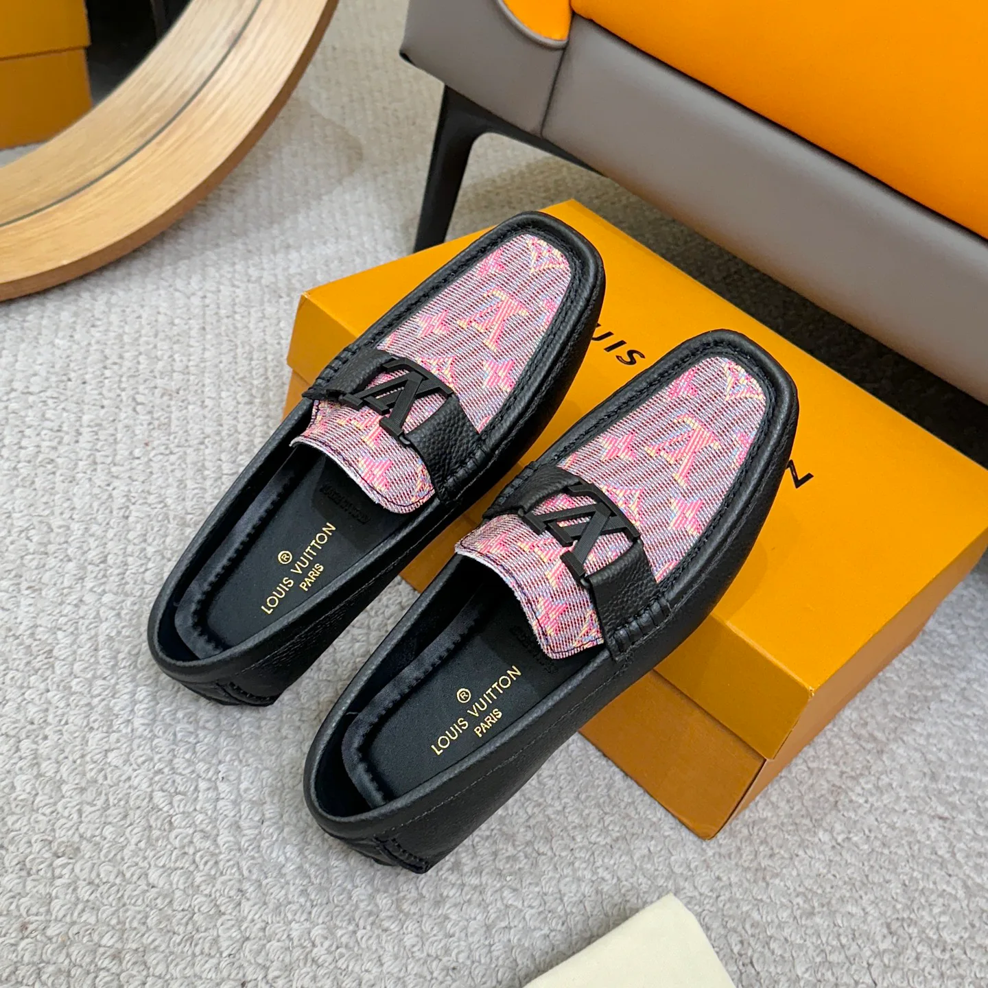Men's Loafers And Dress Shoes LOUIS VUITTON 17514749