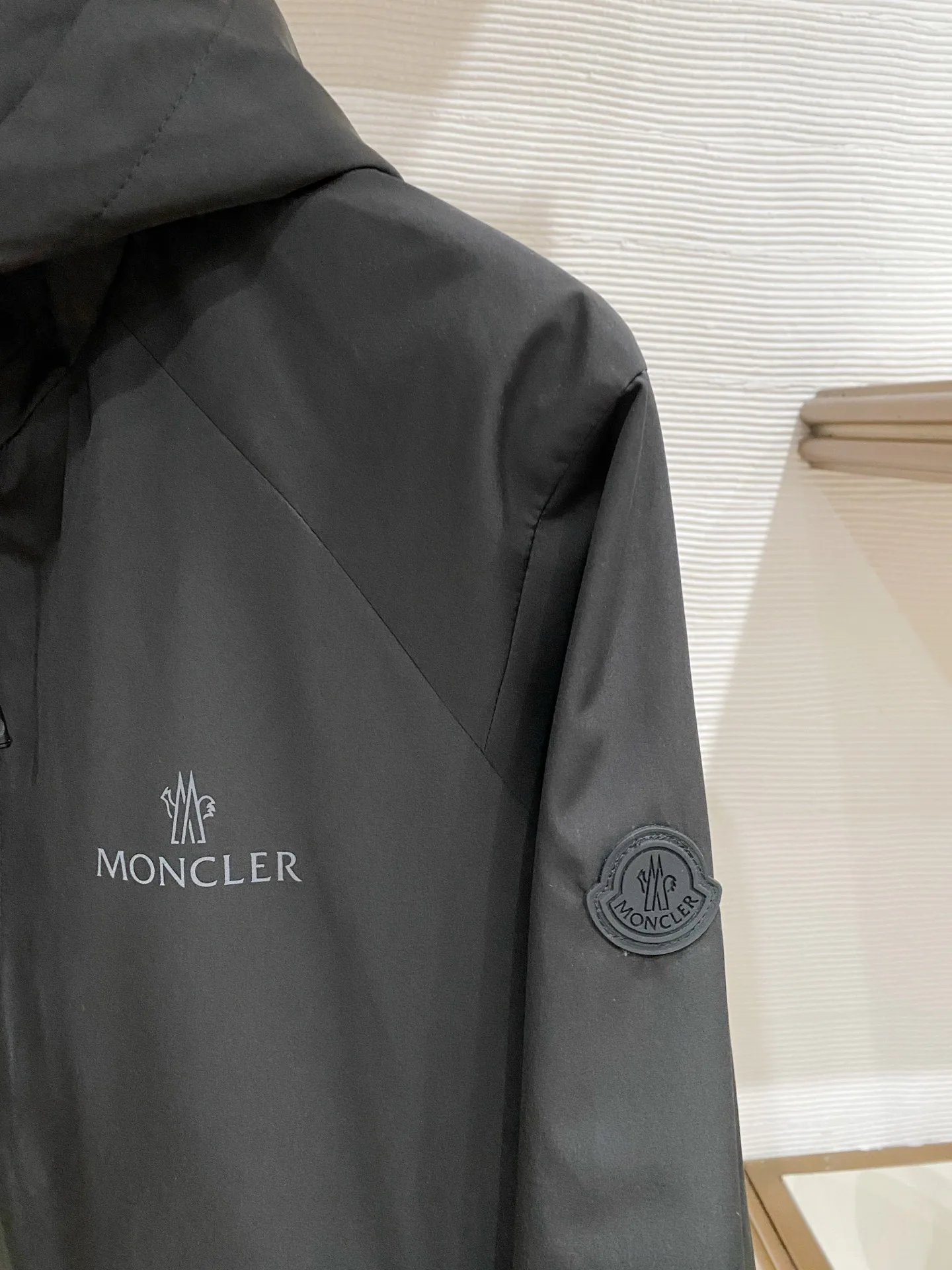 Men's Jackets And Down Jackets MONCLER 17993075