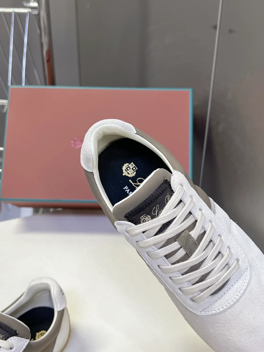 Women's Sneakers LORO PIANA 17449336