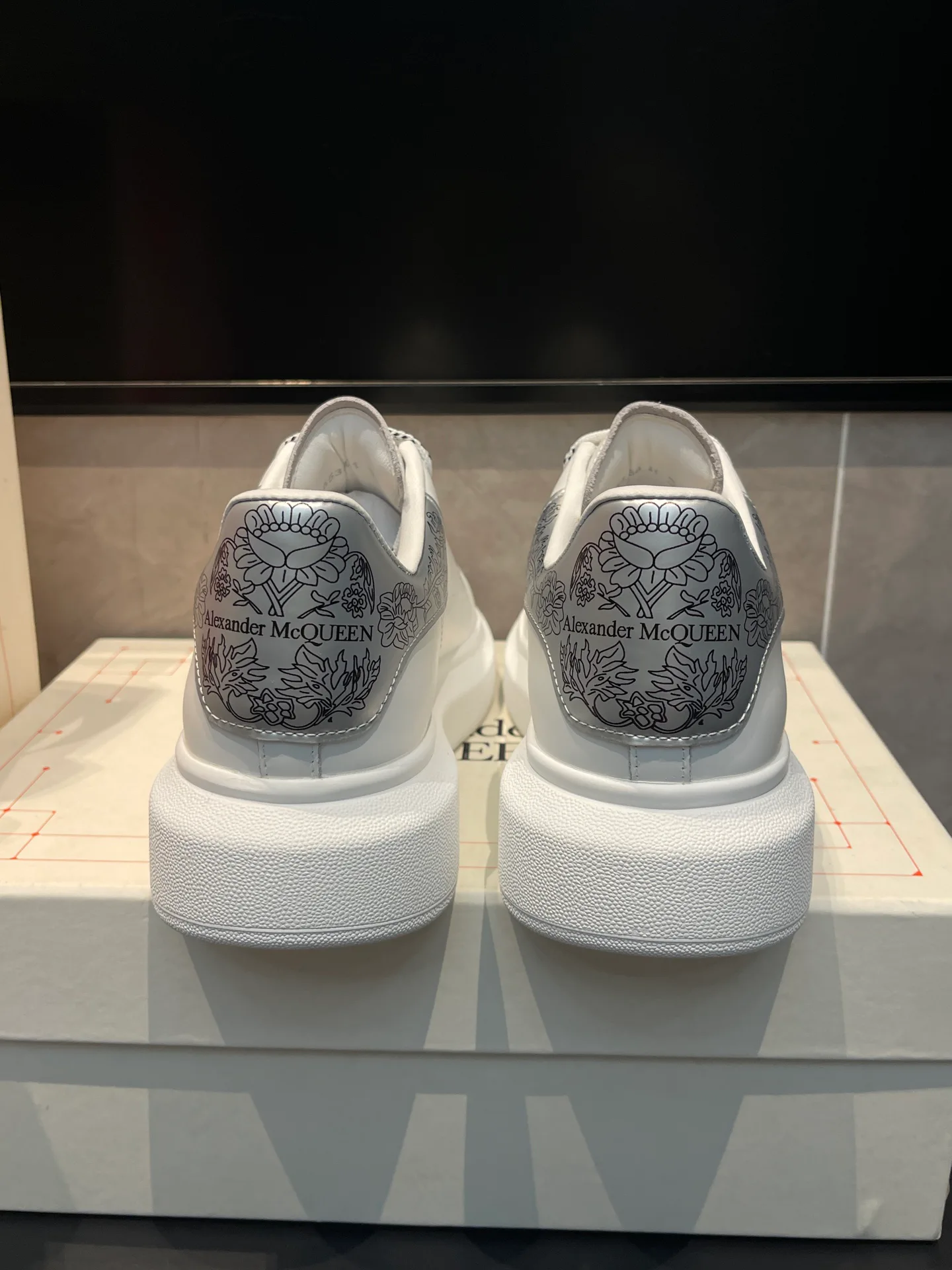 Women's Sneakers ALEXANDER MCQUEEN 18363933