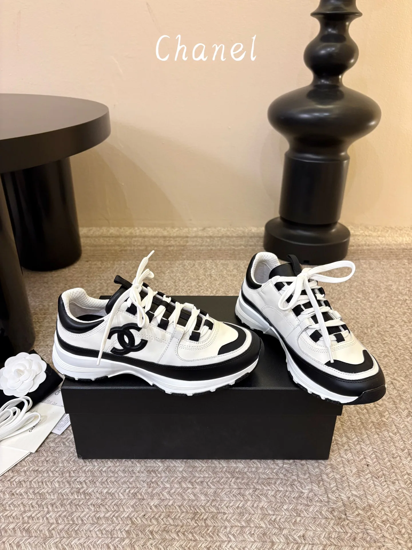 Кроссовки Женские Chanel 18590356