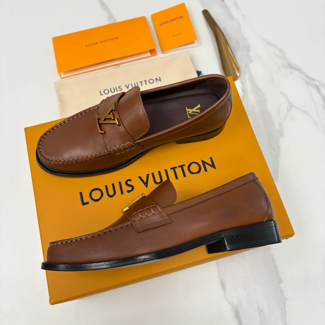 Men's Loafers And Dress Shoes LOUIS VUITTON 18139702