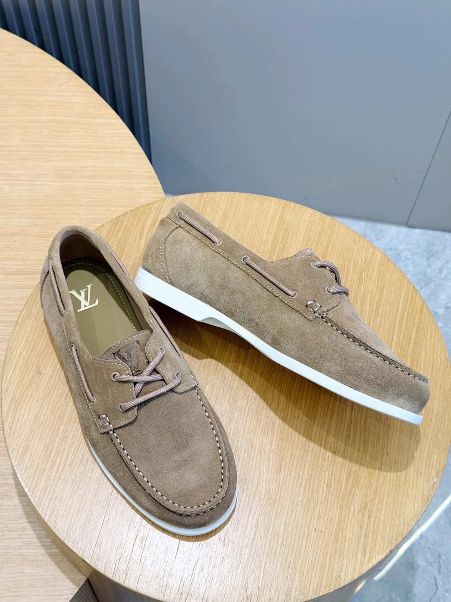 Men's Loafers And Dress Shoes LOUIS VUITTON 18277876