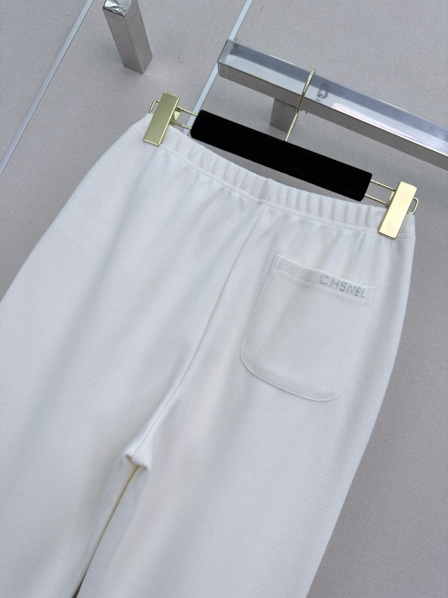 Women's Trousers CHANEL 18138155