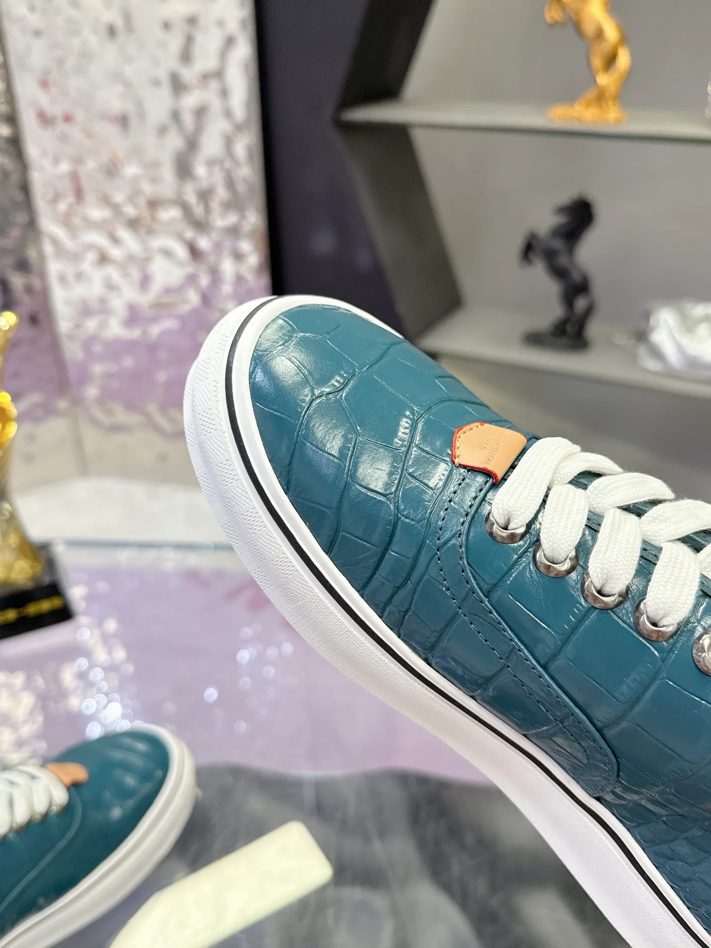 Men's Sneakers LOUIS VUITTON 17930915