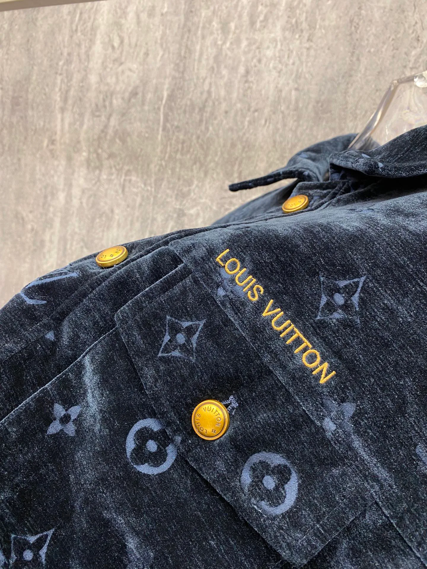 Куртки И Пуховики Мужские Louis Vuitton 18596395
