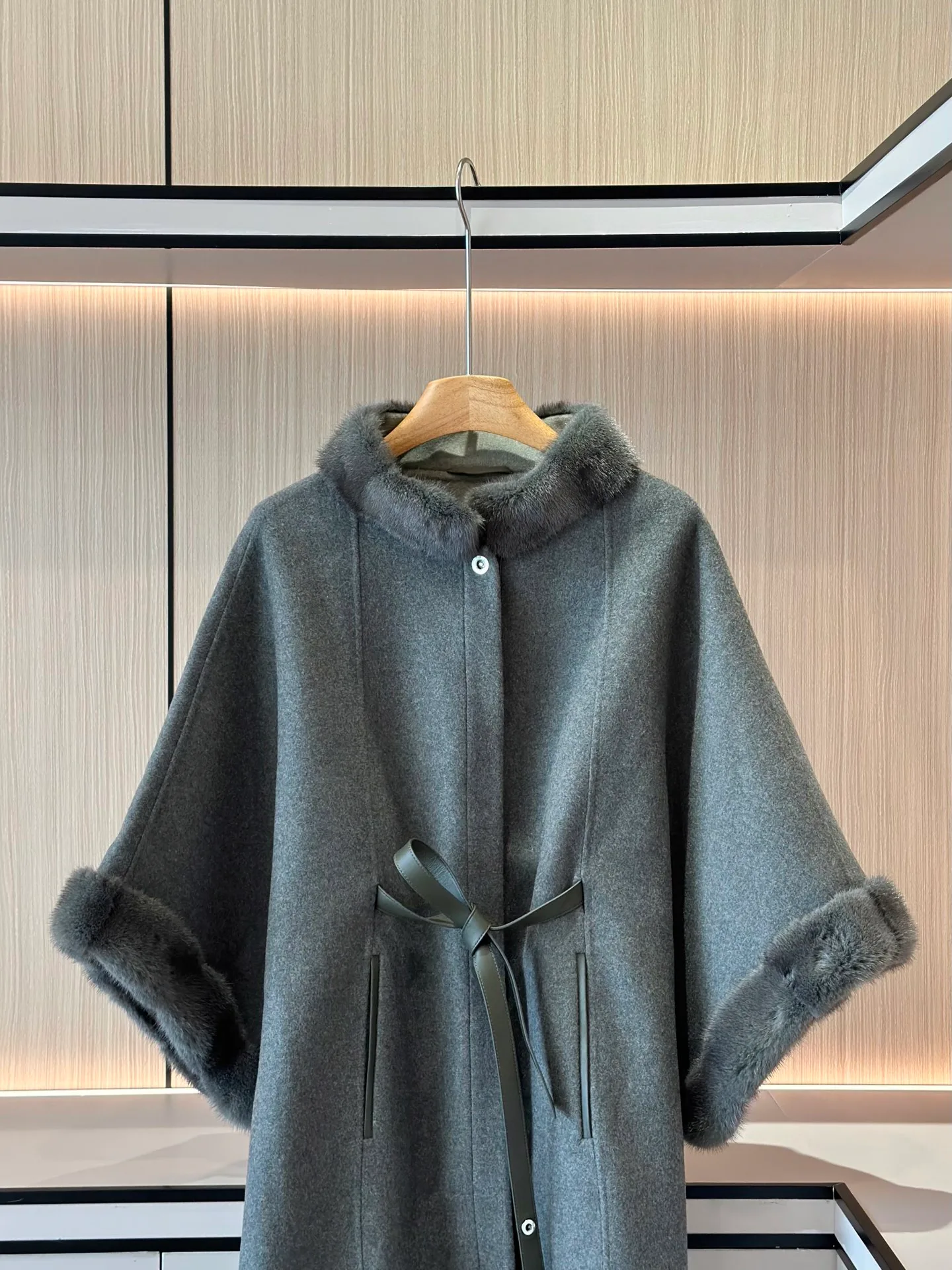 Women's Coats LORO PIANA 18197606