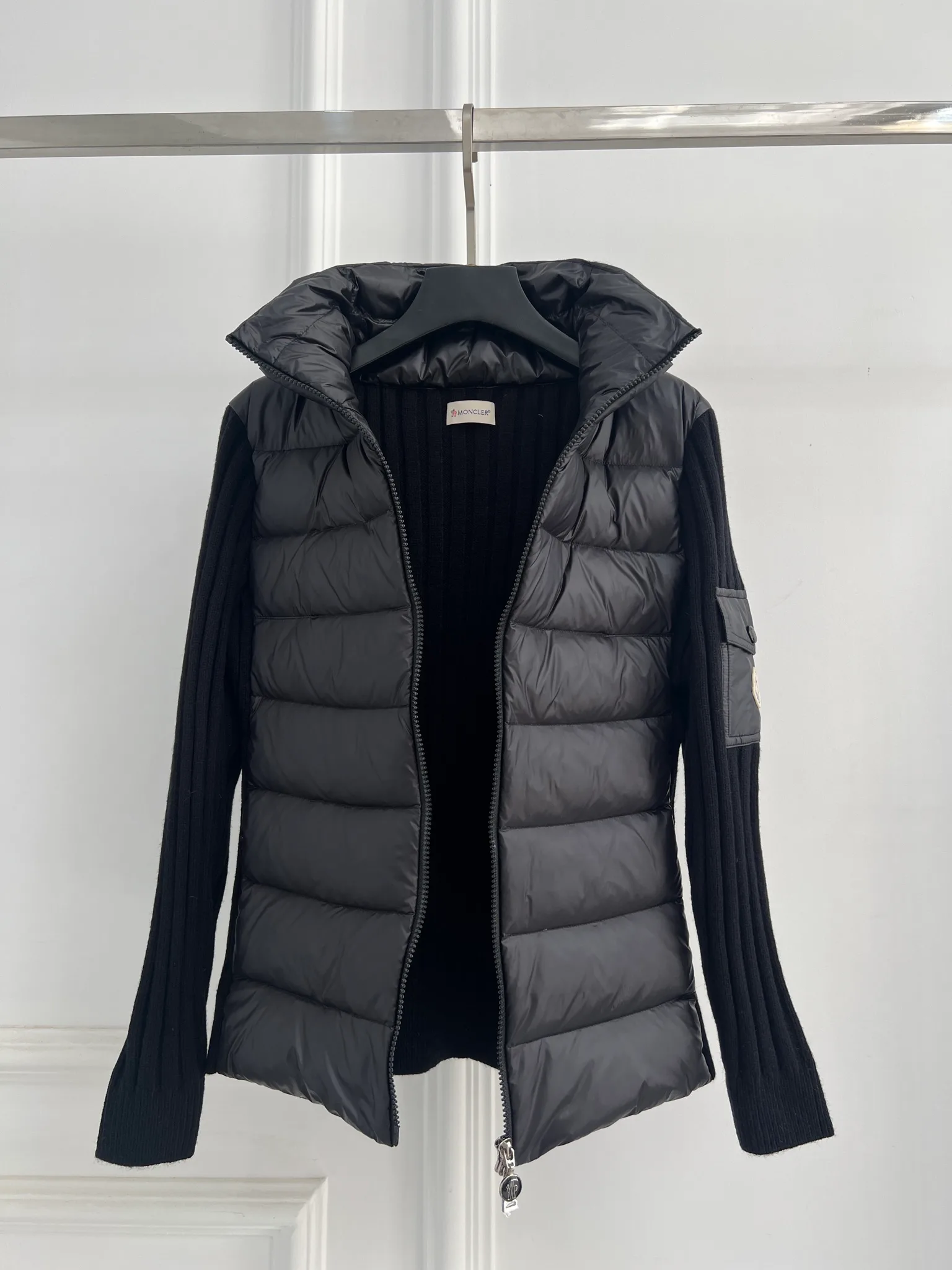 Women's Jackets And Down Jackets MONCLER 18416277