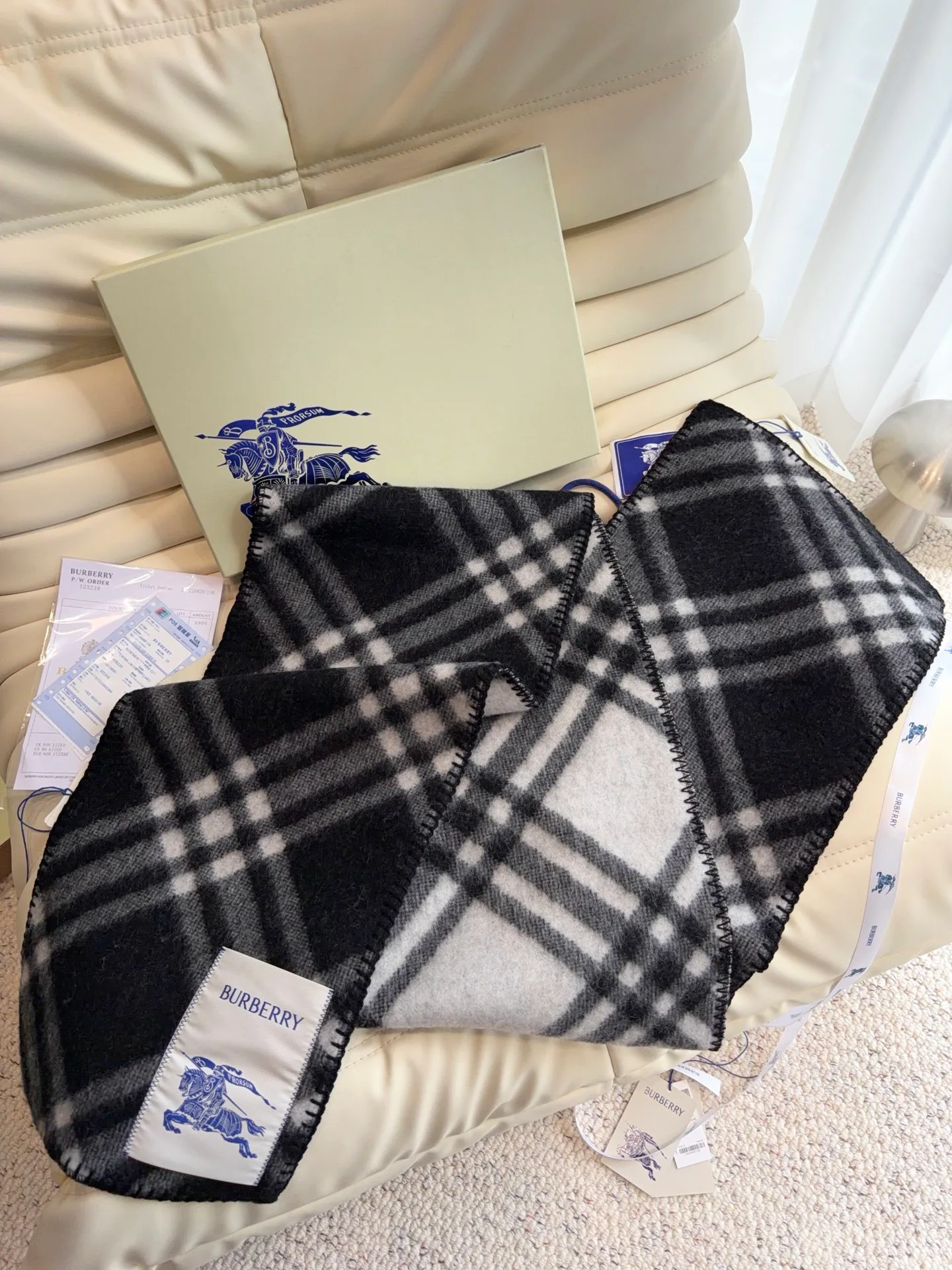 Scarves BURBERRY 18104960