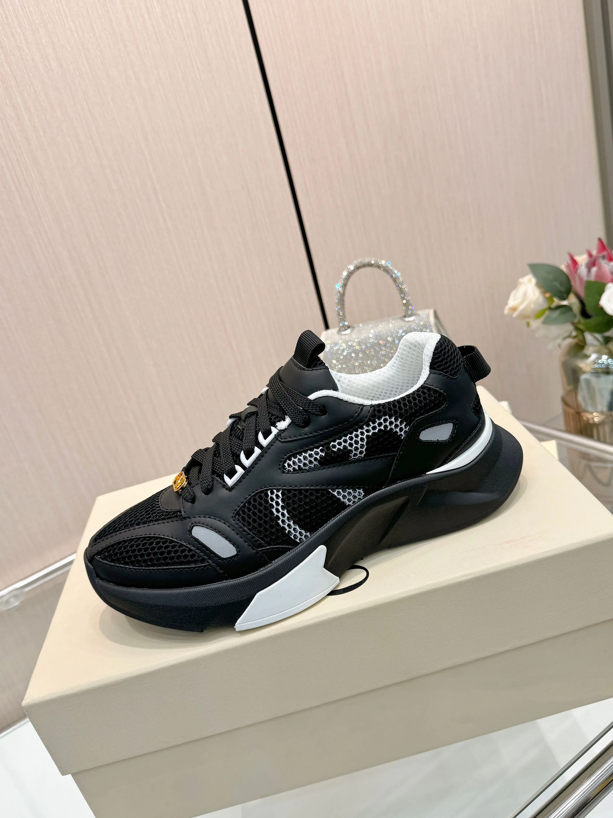 Men's Sneakers VALENTINO 17037991