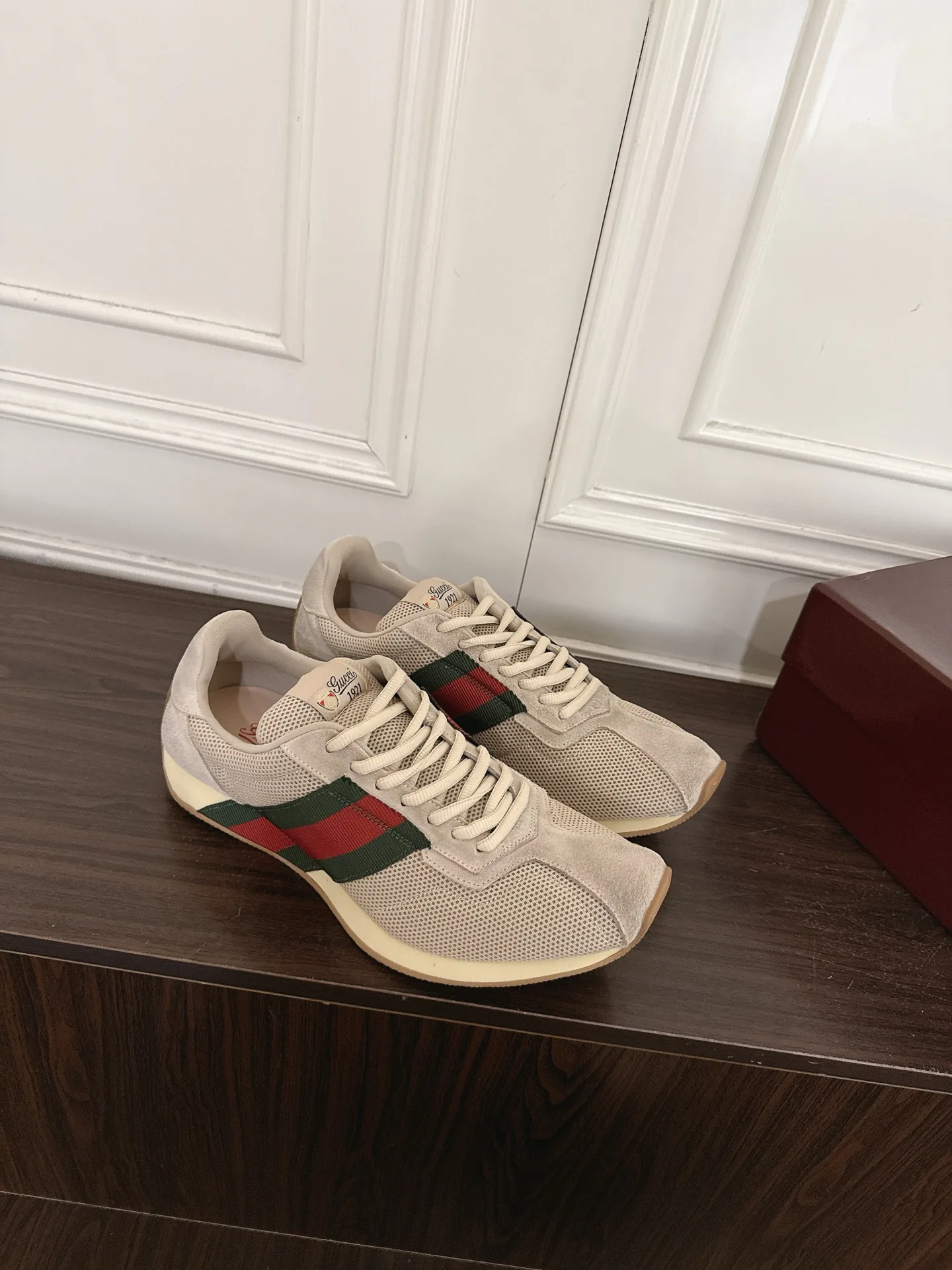 Women's Sneakers GUCCI 17946894