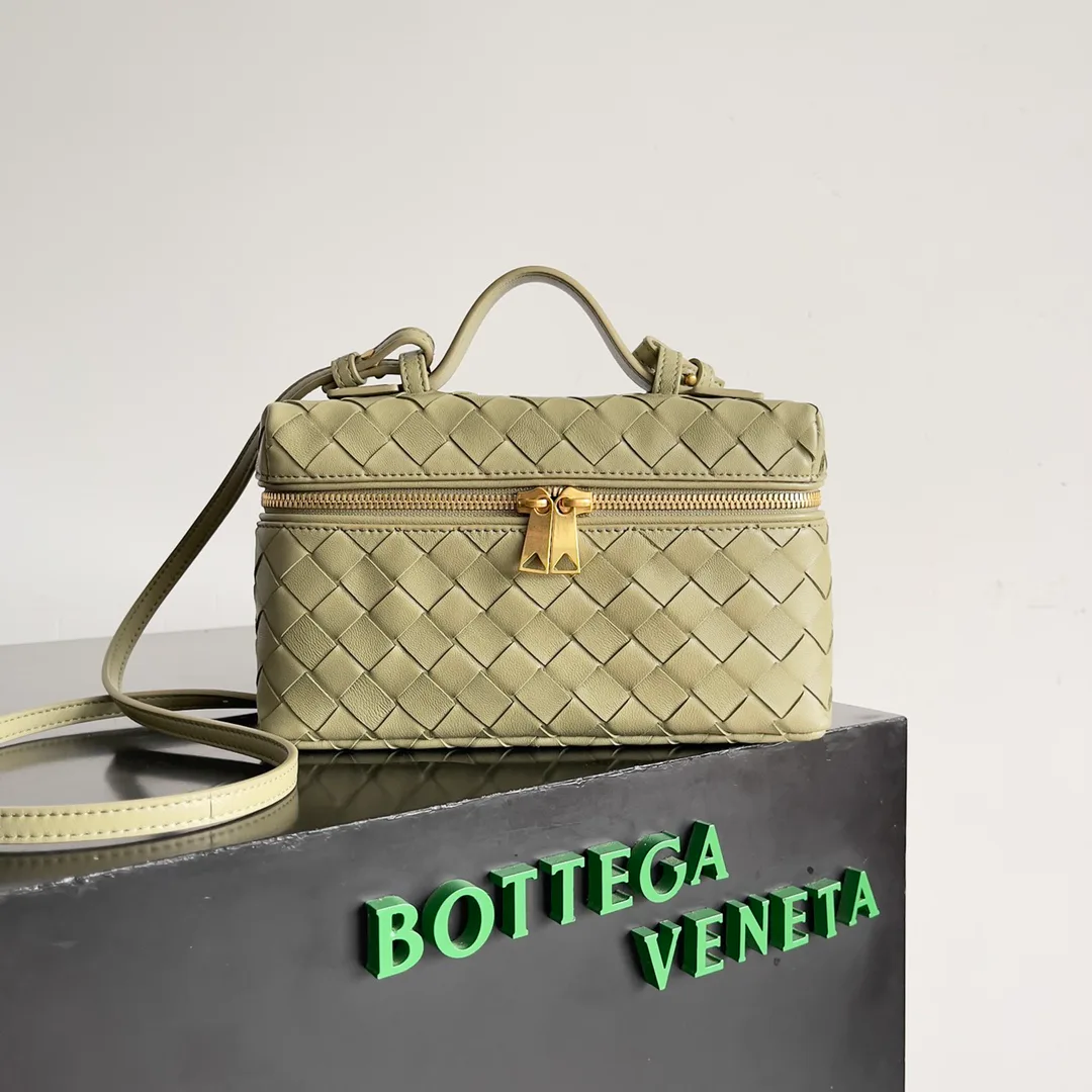 Women's Shoulder Bags BOTTEGA VENETA 18367449
